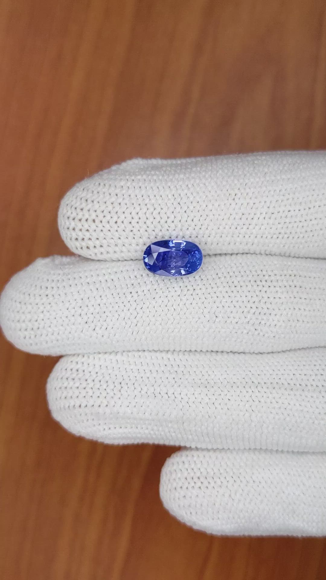 2.89 Ct. Blue Sapphire from Ceylon (Sri Lanka) Size Video