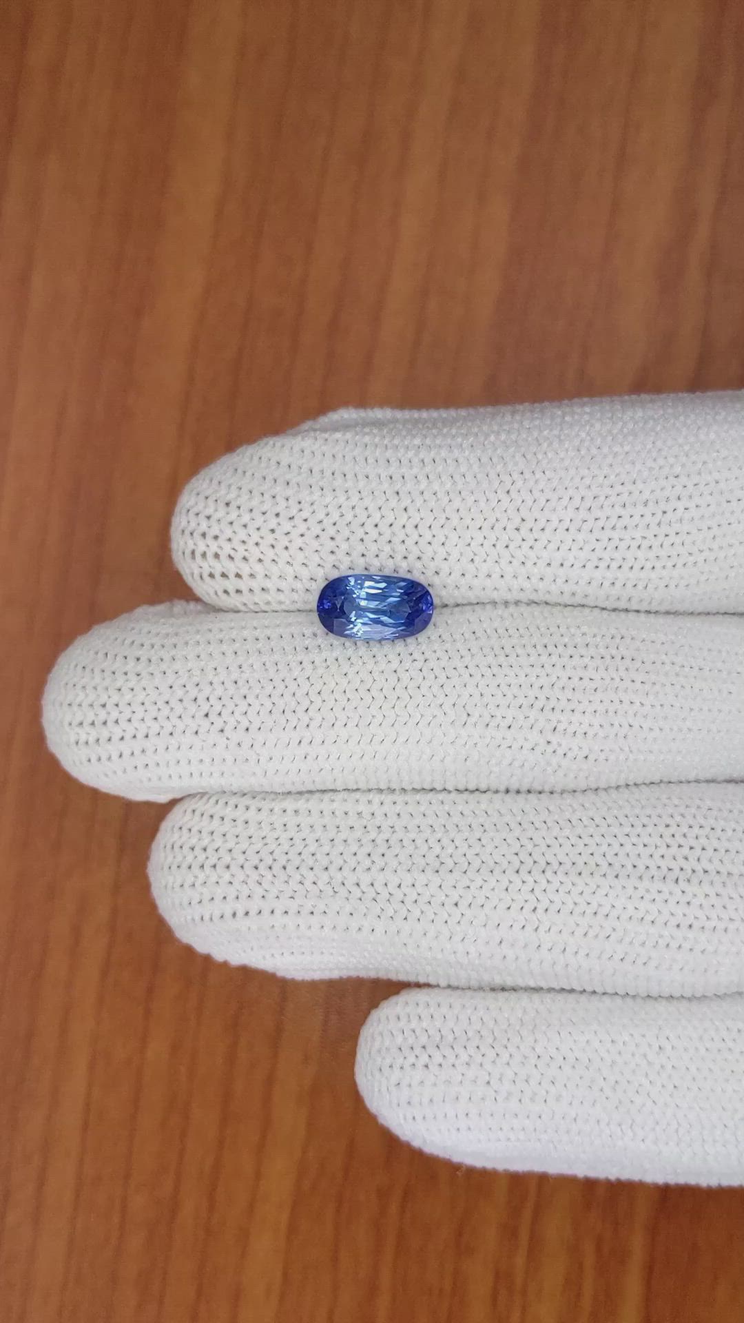 2.73 Ct. Blue Sapphire from Ceylon (Sri Lanka) Size Video