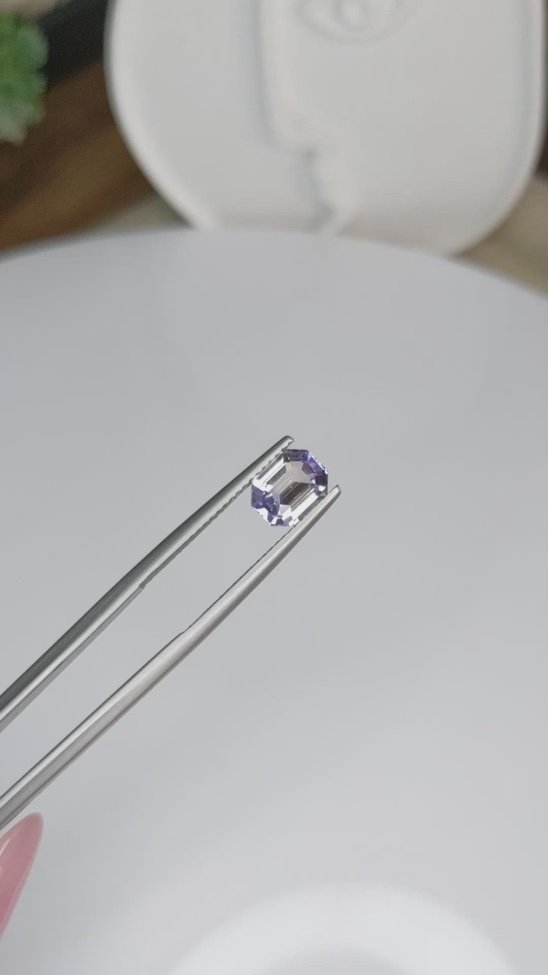 1.72 Ct. Bi Color Sapphire from Ceylon (Sri Lanka) Size Video