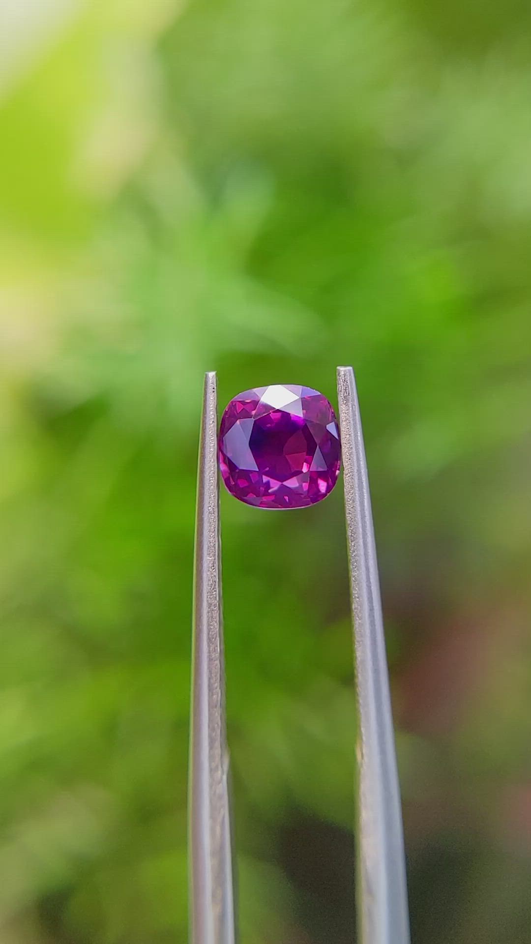 1.42 Ct. Purplish Pink Sapphire from Ceylon (Sri Lanka) Size Video