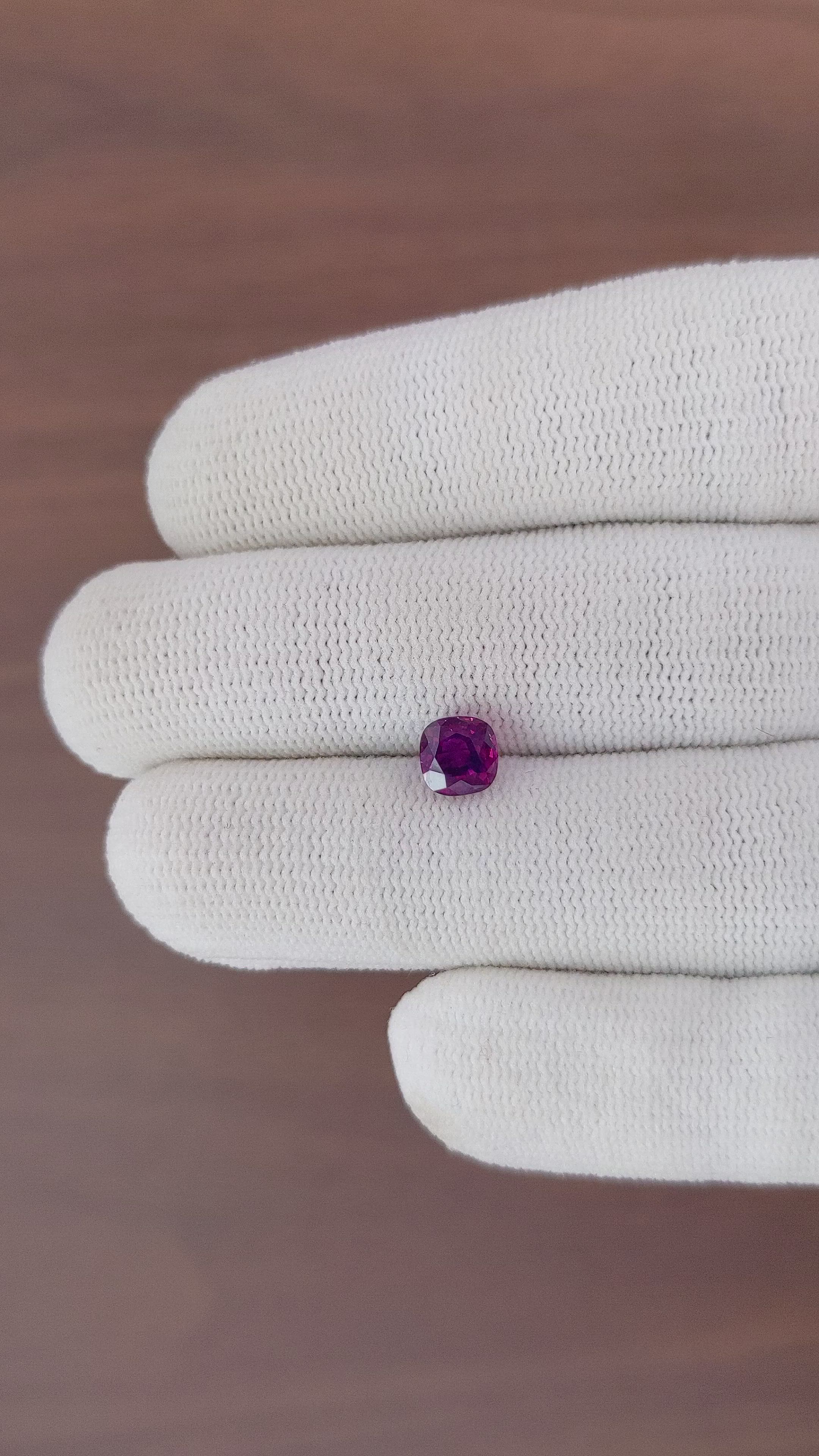 1.42 Ct. Purplish Pink Sapphire from Ceylon (Sri Lanka) Size Video