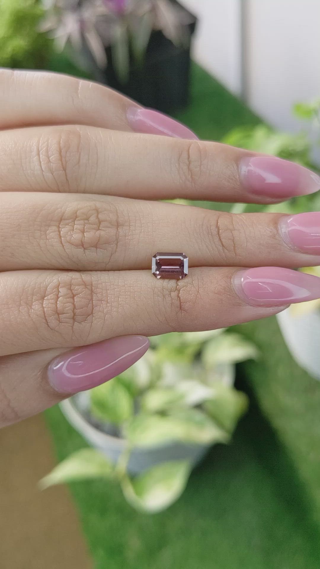 1.23 Ct. Pinkish Brown Sapphire from Ceylon (Sri Lanka) Size Video