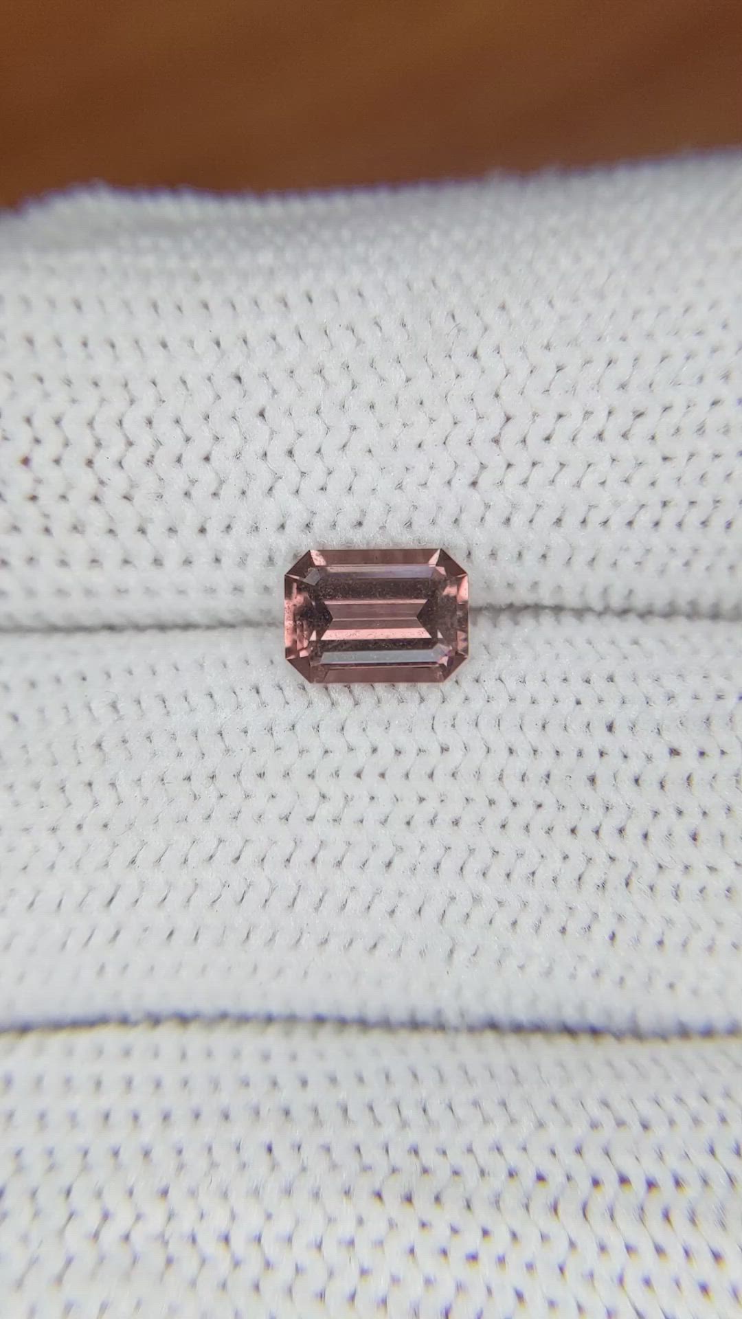 1.23 Ct. Pinkish Brown Sapphire from Ceylon (Sri Lanka) Size Video