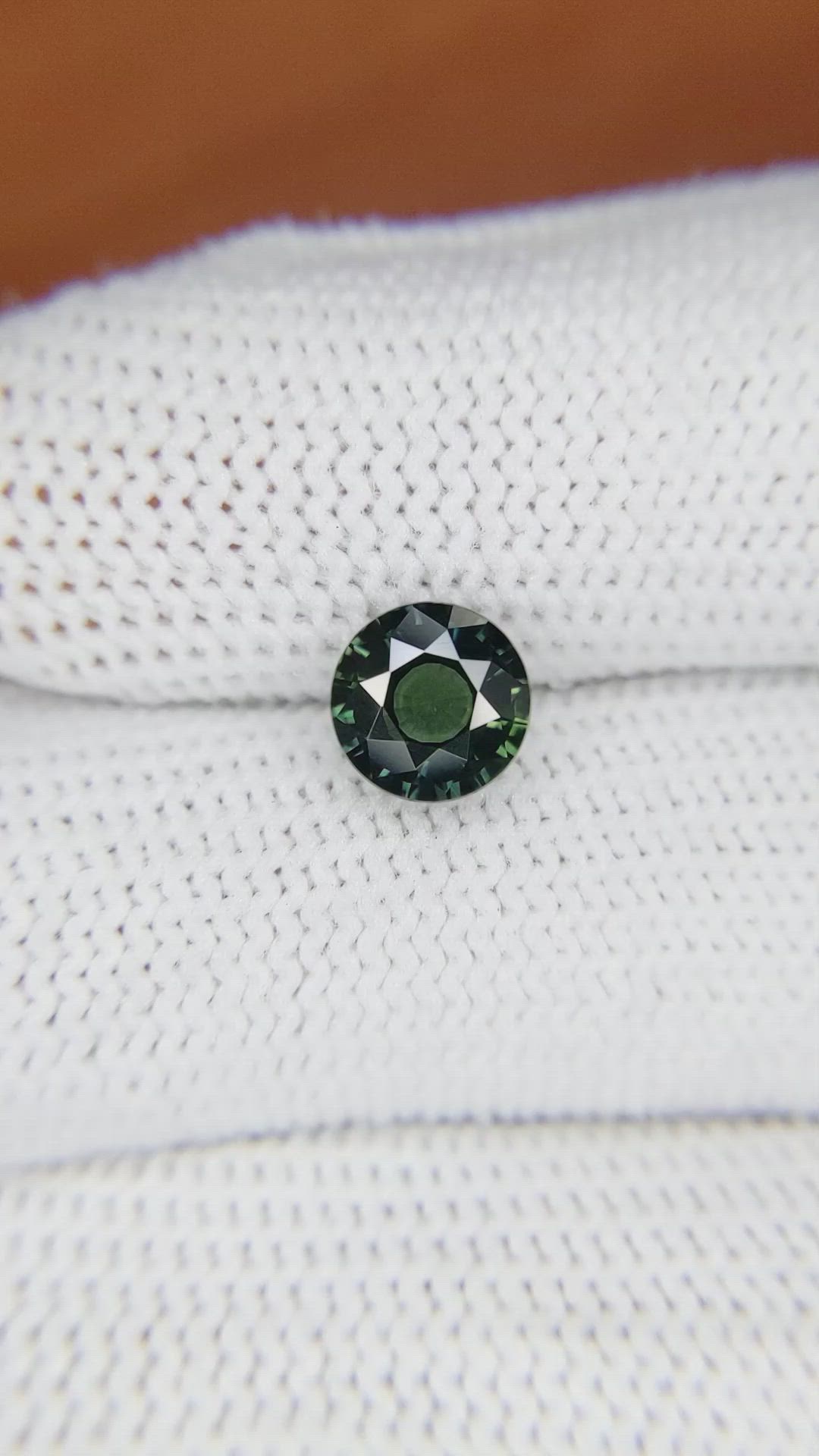 2.16 Ct. Green Sapphire from Ceylon (Sri Lanka) Size Video
