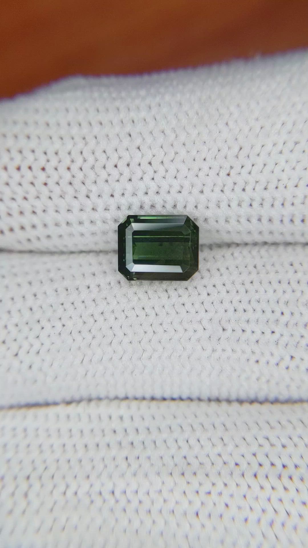 2.44 Ct. Green Sapphire from Ceylon (Sri Lanka) Size Video
