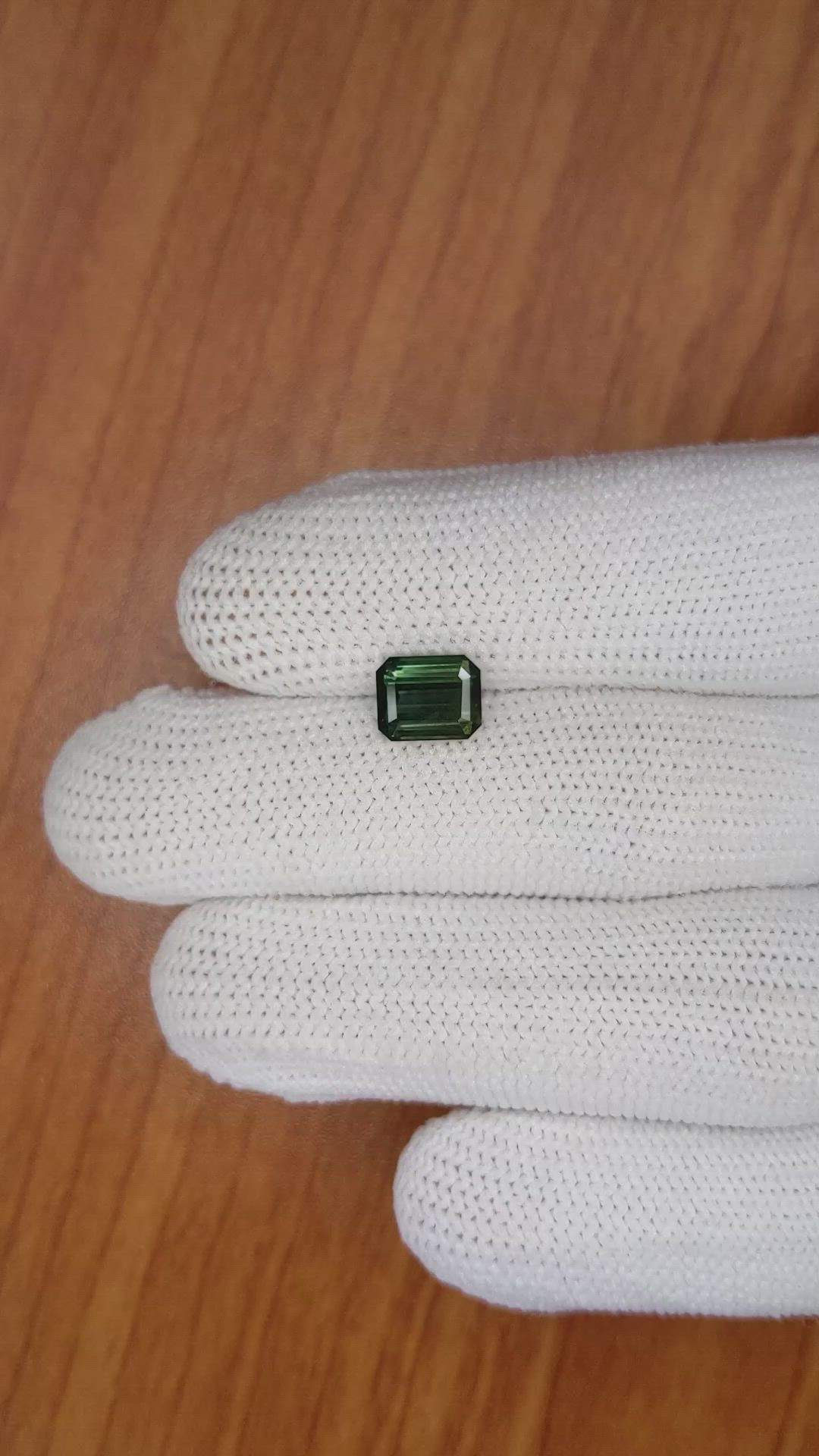 2.44 Ct. Green Sapphire from Ceylon (Sri Lanka) Size Video