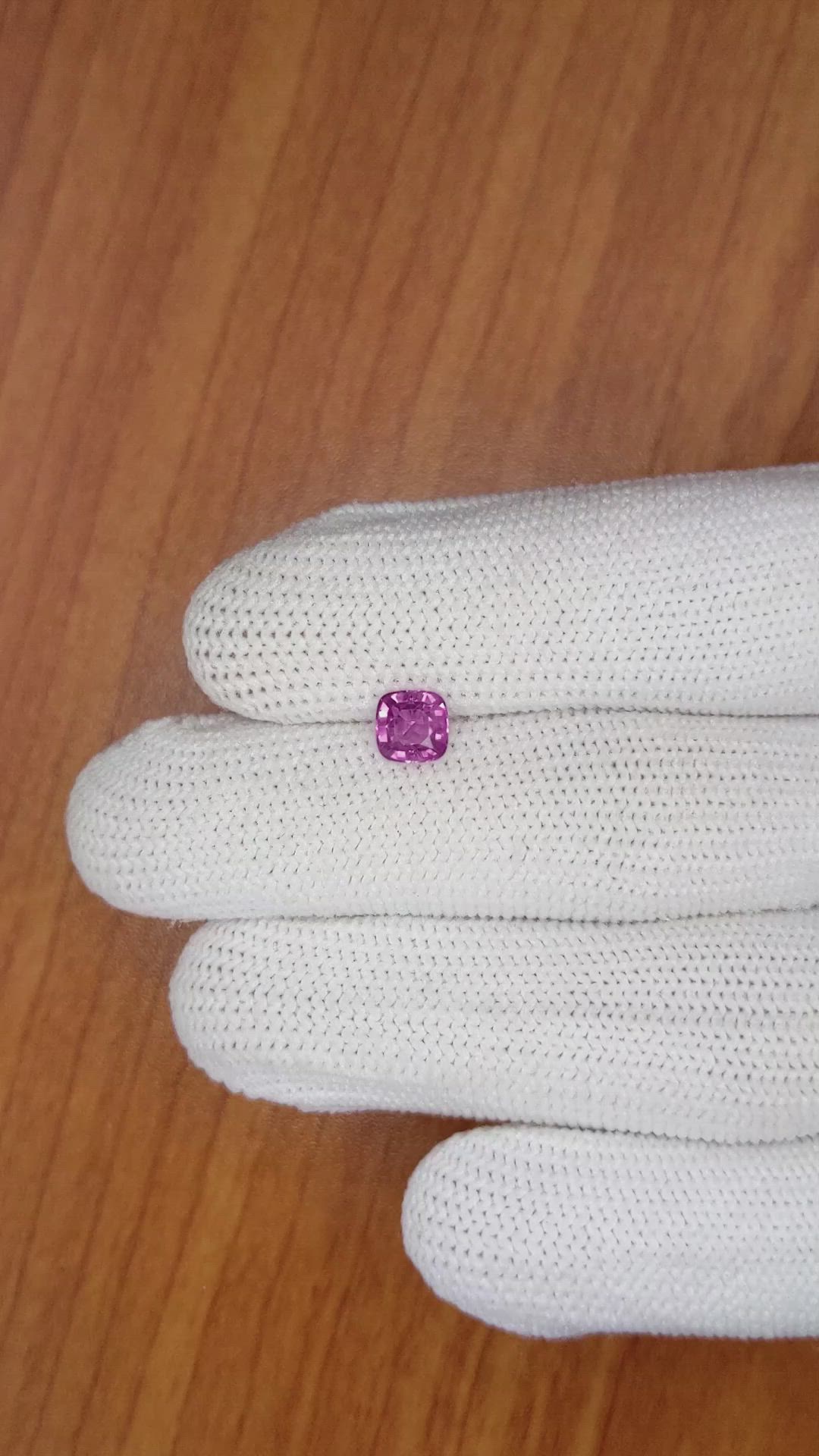 1.03 Ct. Purplish Pink Sapphire from Ceylon (Sri Lanka) Size Video