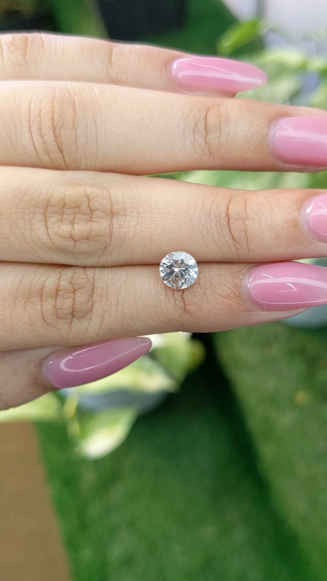 1.31 Ct. White Sapphire from Ceylon (Sri Lanka) Size Video