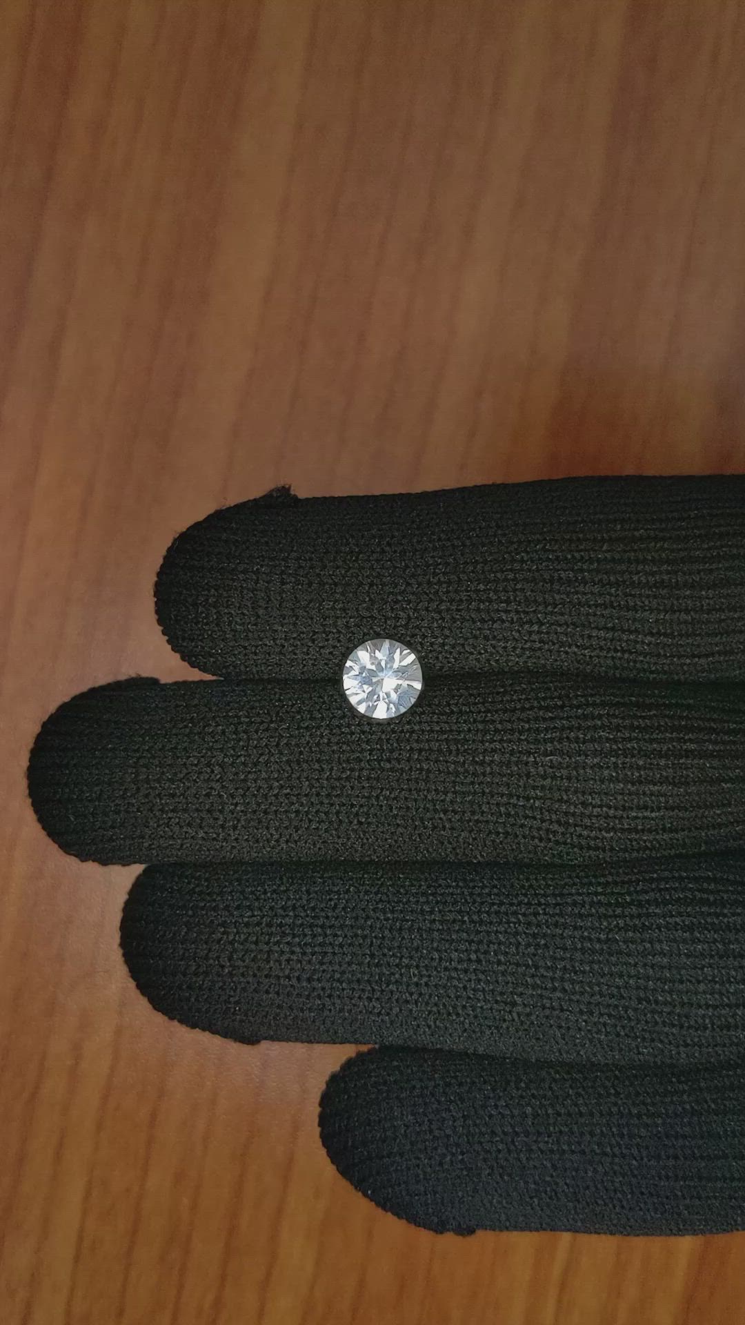 1.31 Ct. White Sapphire from Ceylon (Sri Lanka) Size Video