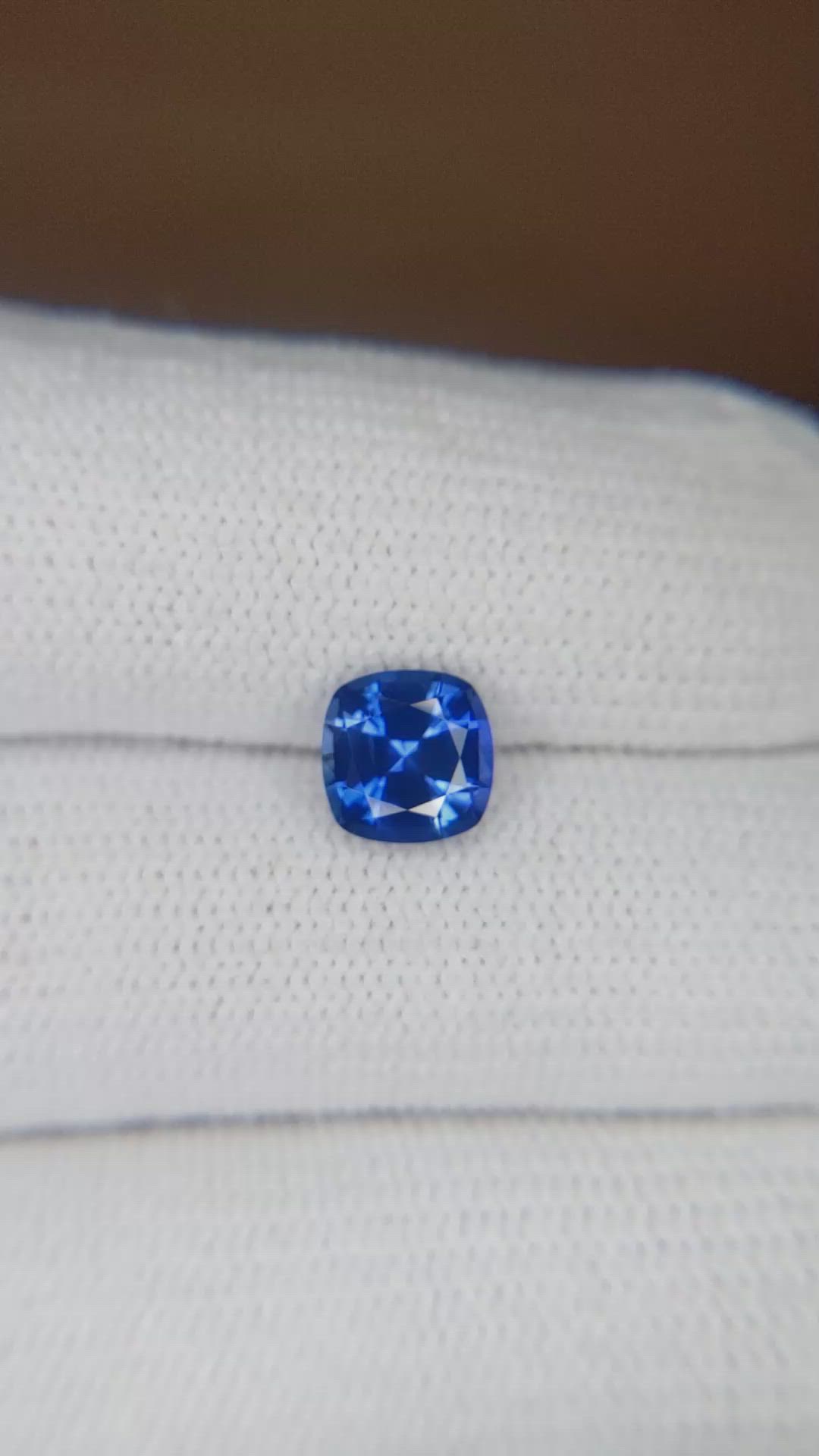 1.47 Ct. Blue Sapphire from Ceylon (Sri Lanka) Size Video