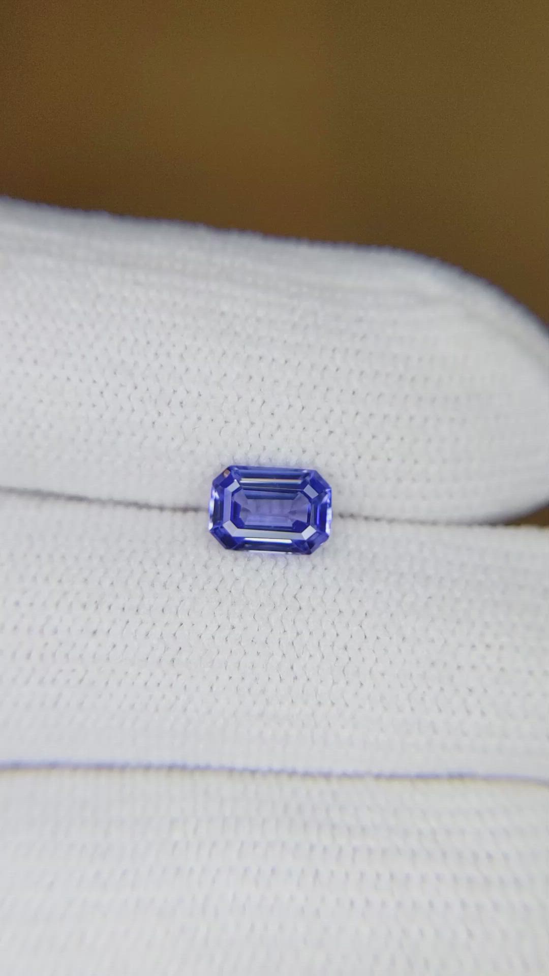 1.00 Ct. Blue Sapphire from Ceylon (Sri Lanka) Size Video