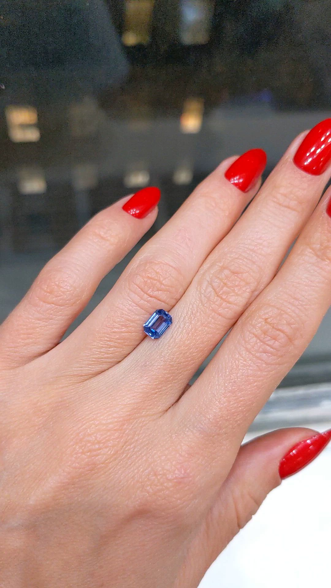 1.00 Ct. Blue Sapphire from Ceylon (Sri Lanka) Size Video