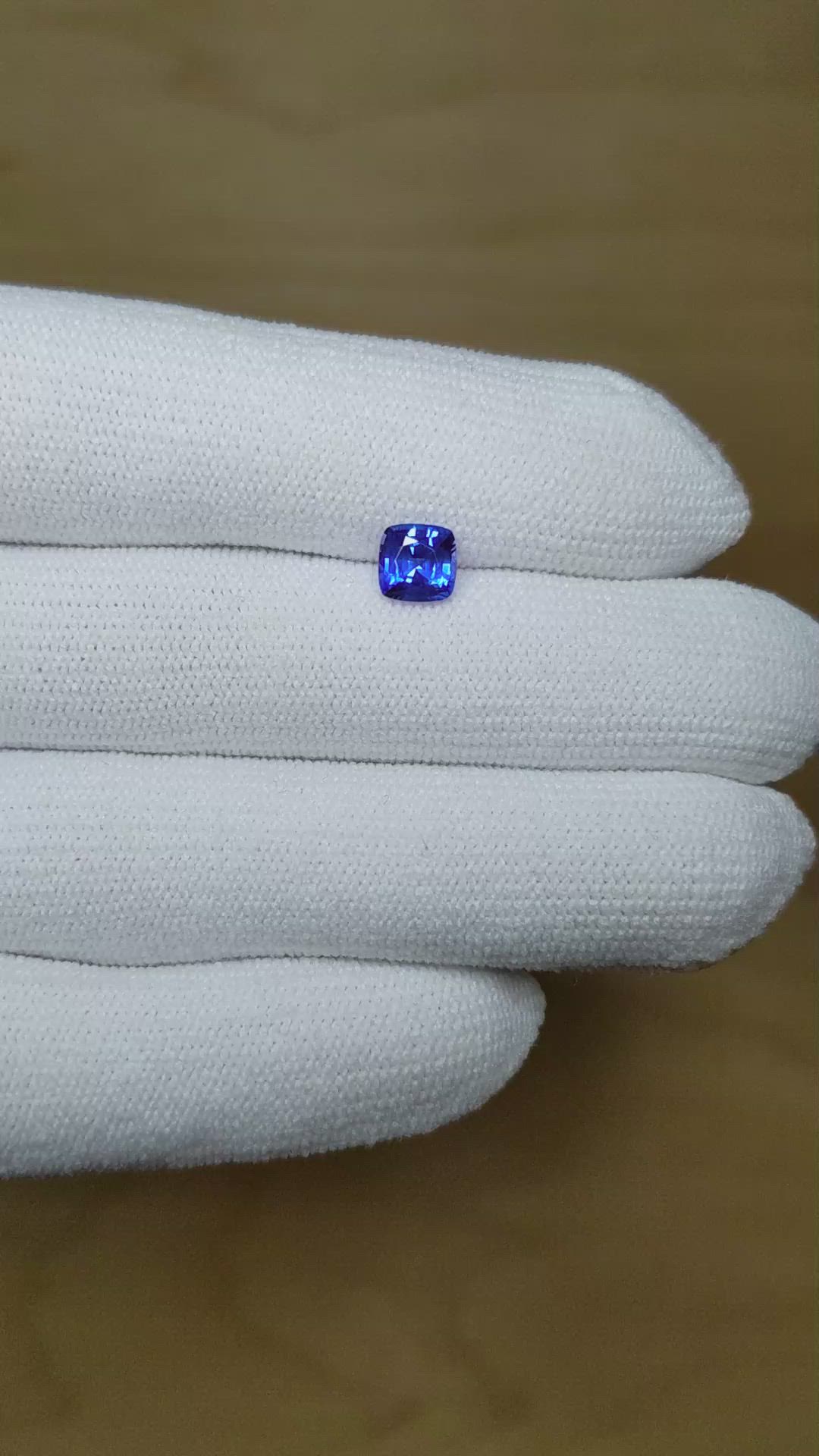 1.00 Ct. Blue Sapphire from Ceylon (Sri Lanka) Size Video