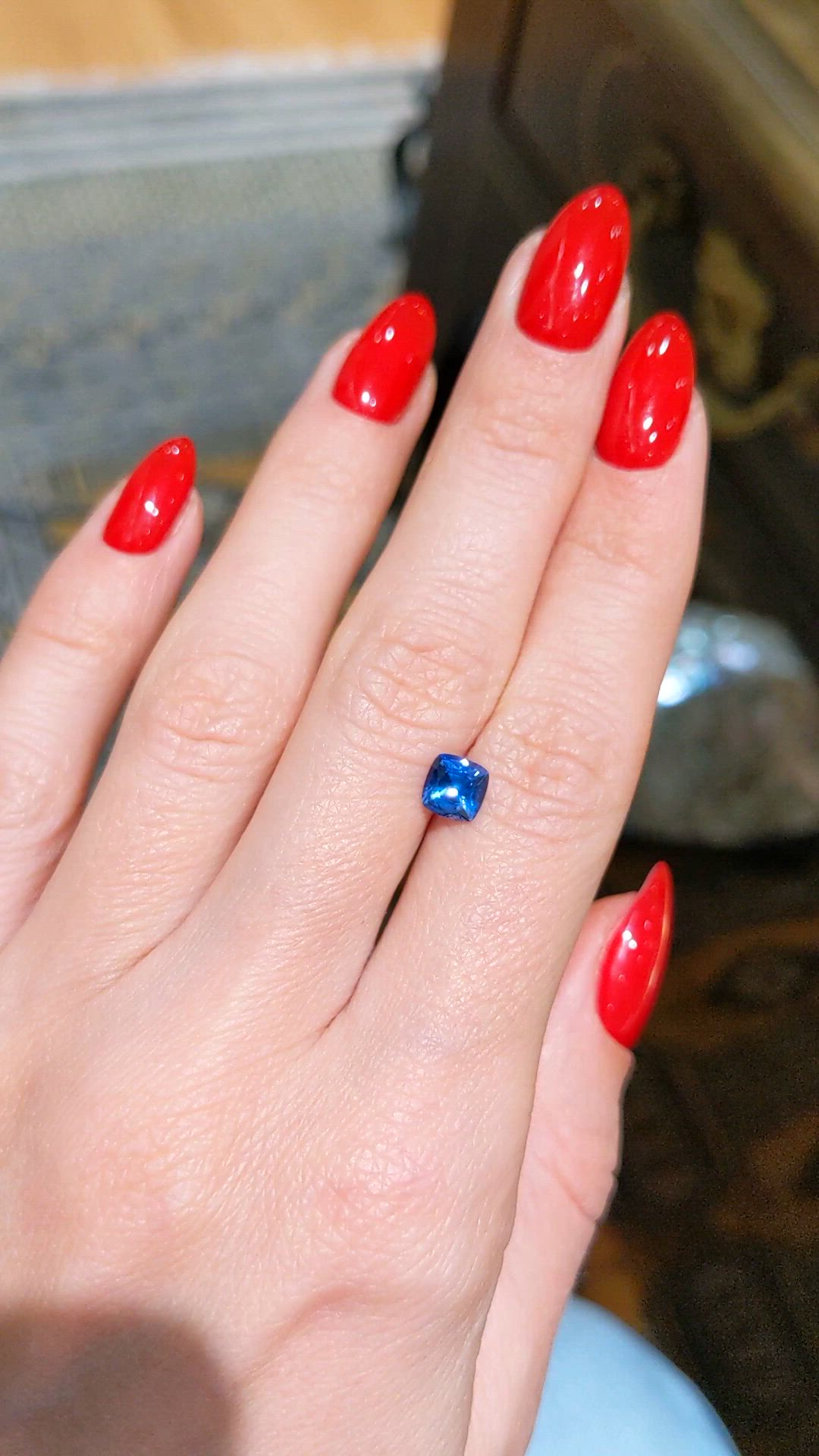 1.00 Ct. Blue Sapphire from Ceylon (Sri Lanka) Size Video