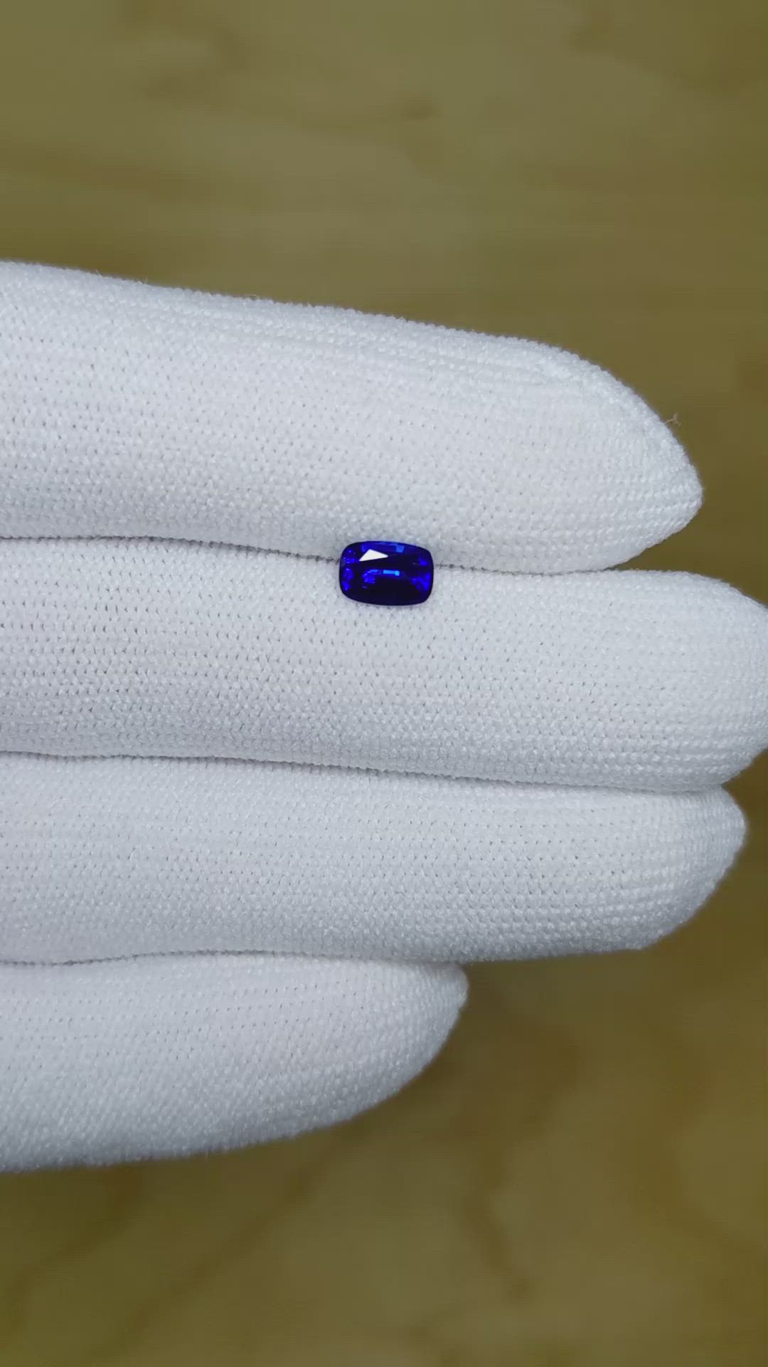 0.75 Ct. Blue Sapphire from Ceylon (Sri Lanka) Size Video