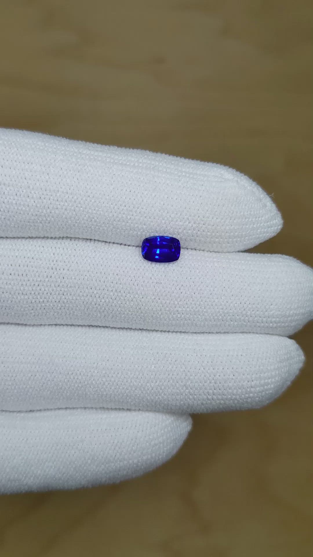 0.95 Ct. Blue Sapphire from Ceylon (Sri Lanka) Size Video