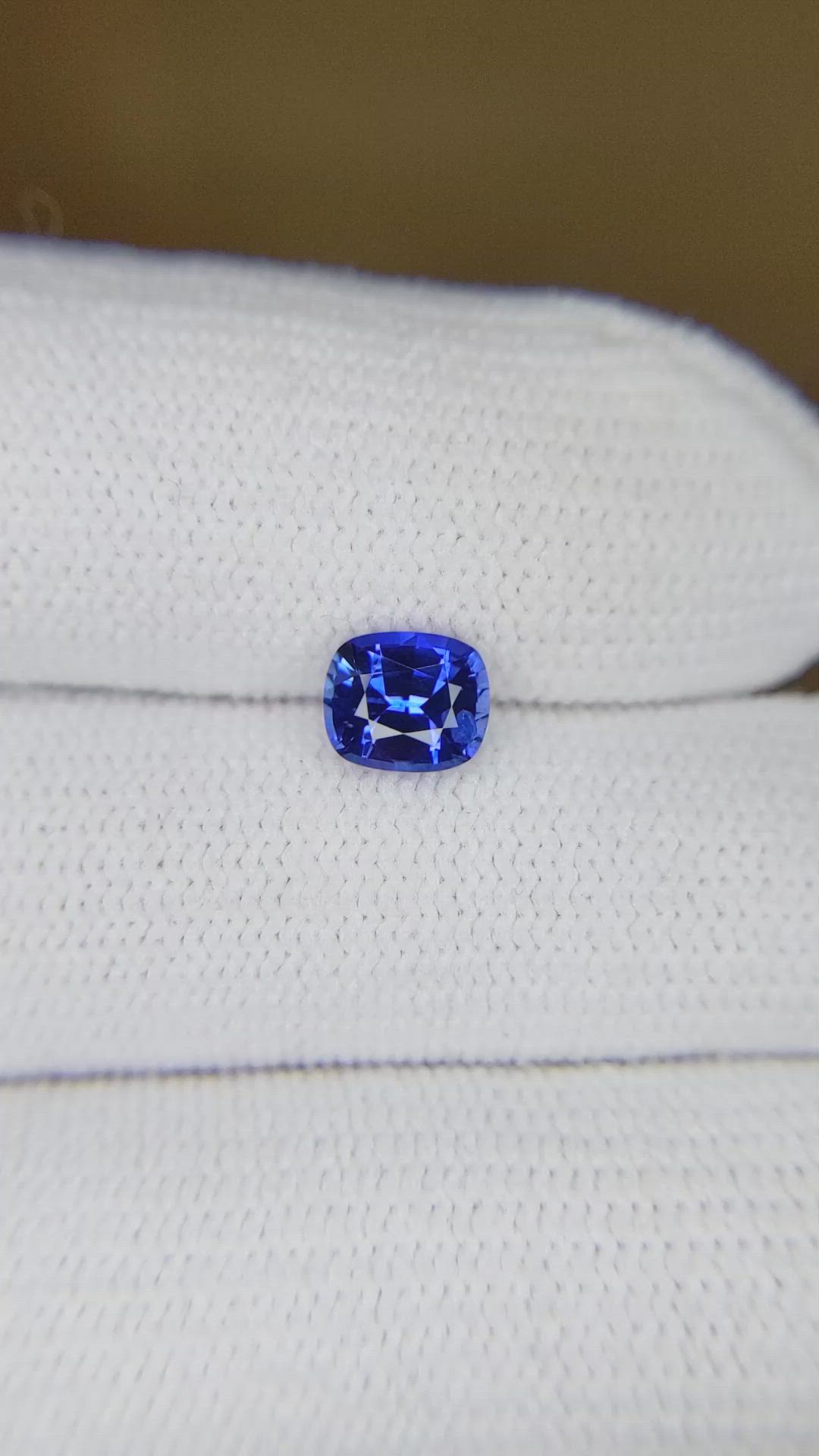 0.98 Ct. Blue Sapphire from Ceylon (Sri Lanka) Size Video