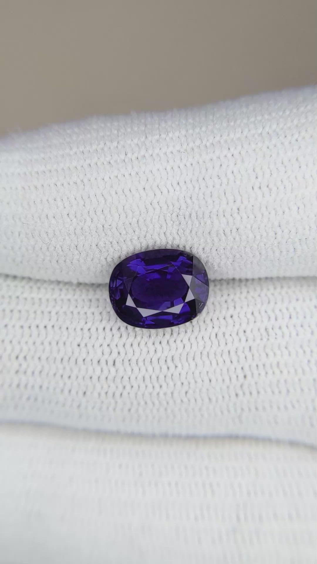 3.07 Ct. Blue Sapphire from Ceylon (Sri Lanka) Size Video