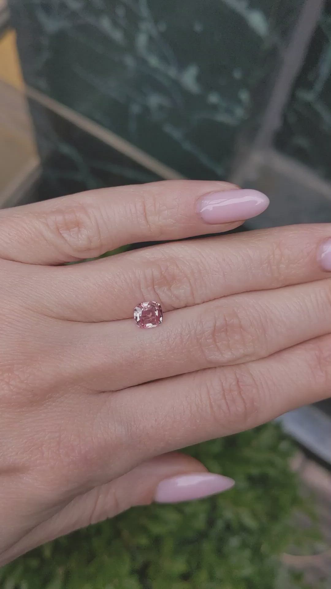 1.09 Ct. Padparadscha Sapphire from Ceylon (Sri Lanka) Size Video