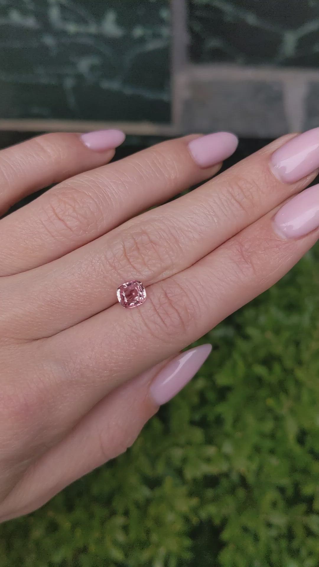 1.09 Ct. Padparadscha Sapphire from Ceylon (Sri Lanka) Size Video