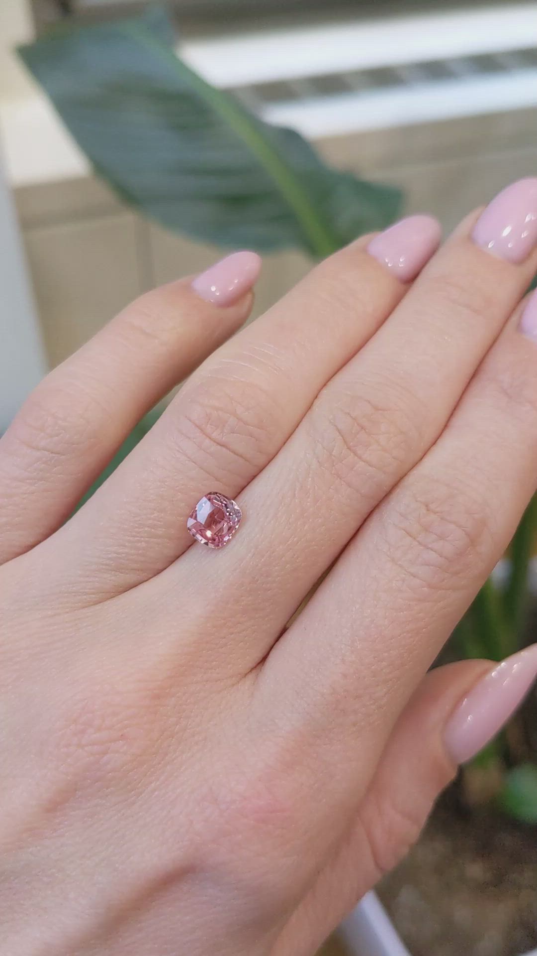 1.09 Ct. Padparadscha Sapphire from Ceylon (Sri Lanka) Size Video