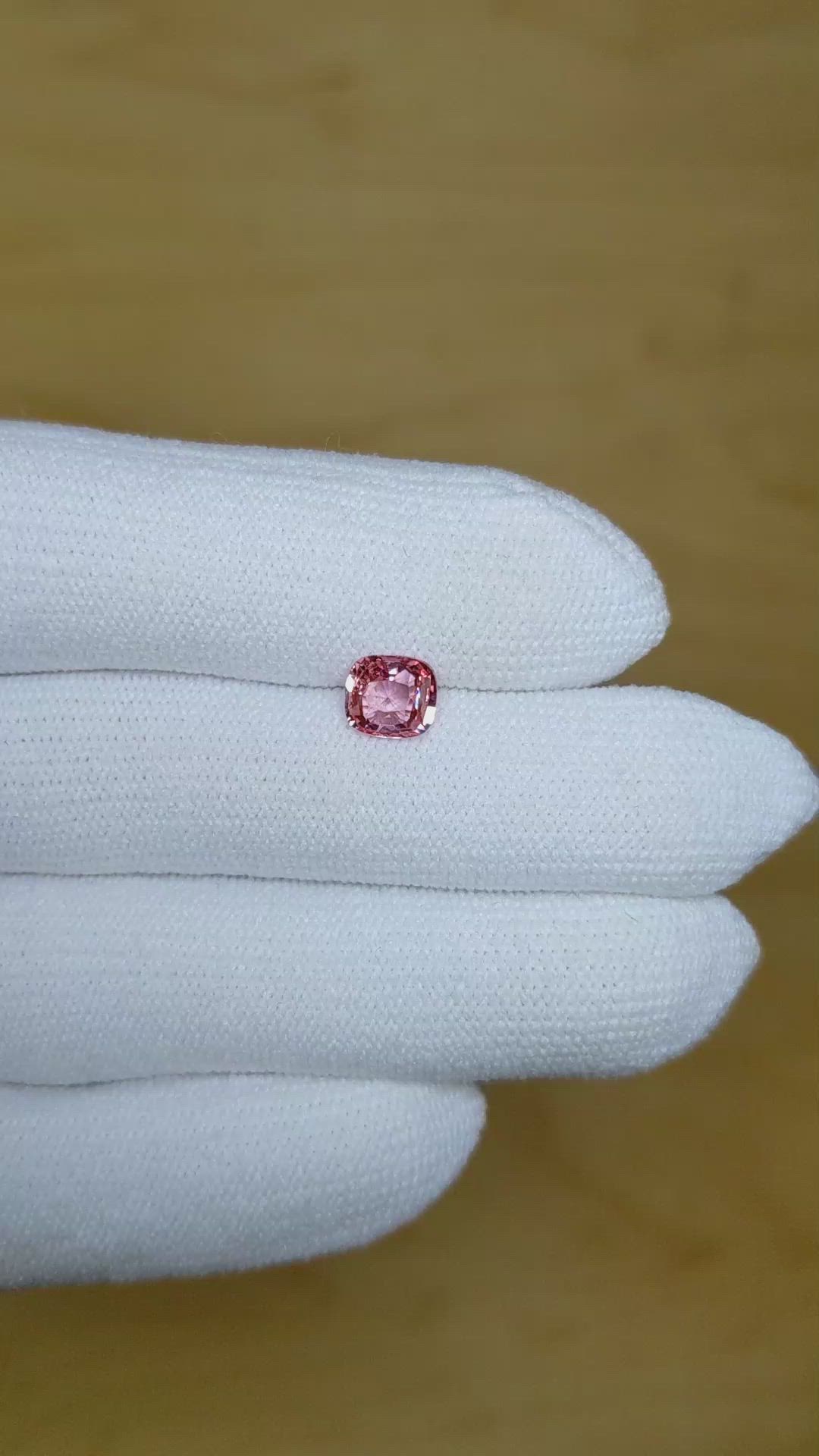 1.09 Ct. Padparadscha Sapphire from Ceylon (Sri Lanka) Size Video