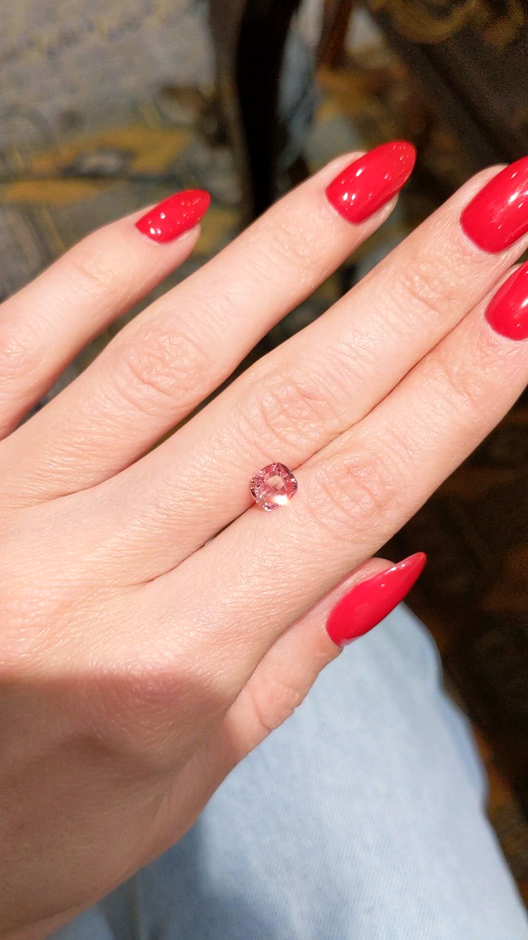 1.09 Ct. Padparadscha Sapphire from Ceylon (Sri Lanka) Size Video