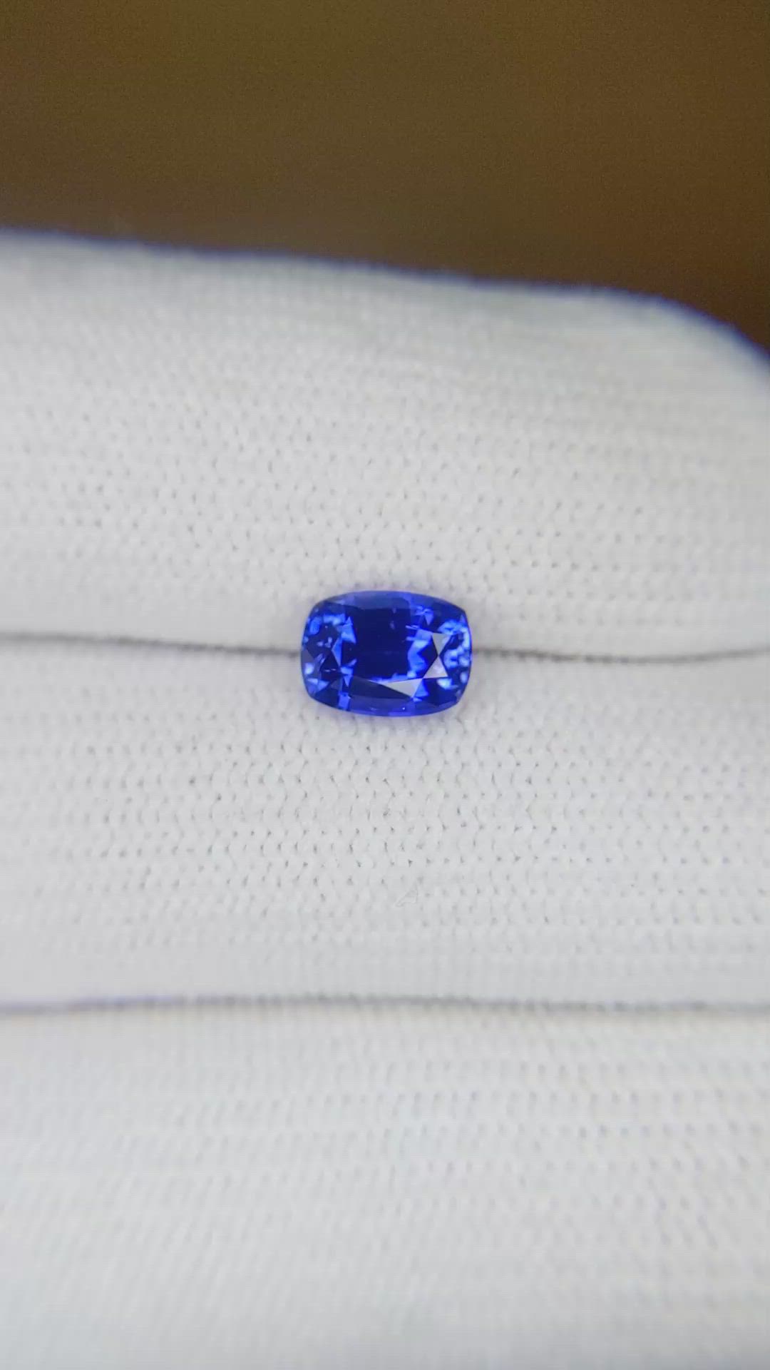 1.18 Ct. Blue Sapphire from Ceylon (Sri Lanka) Size Video