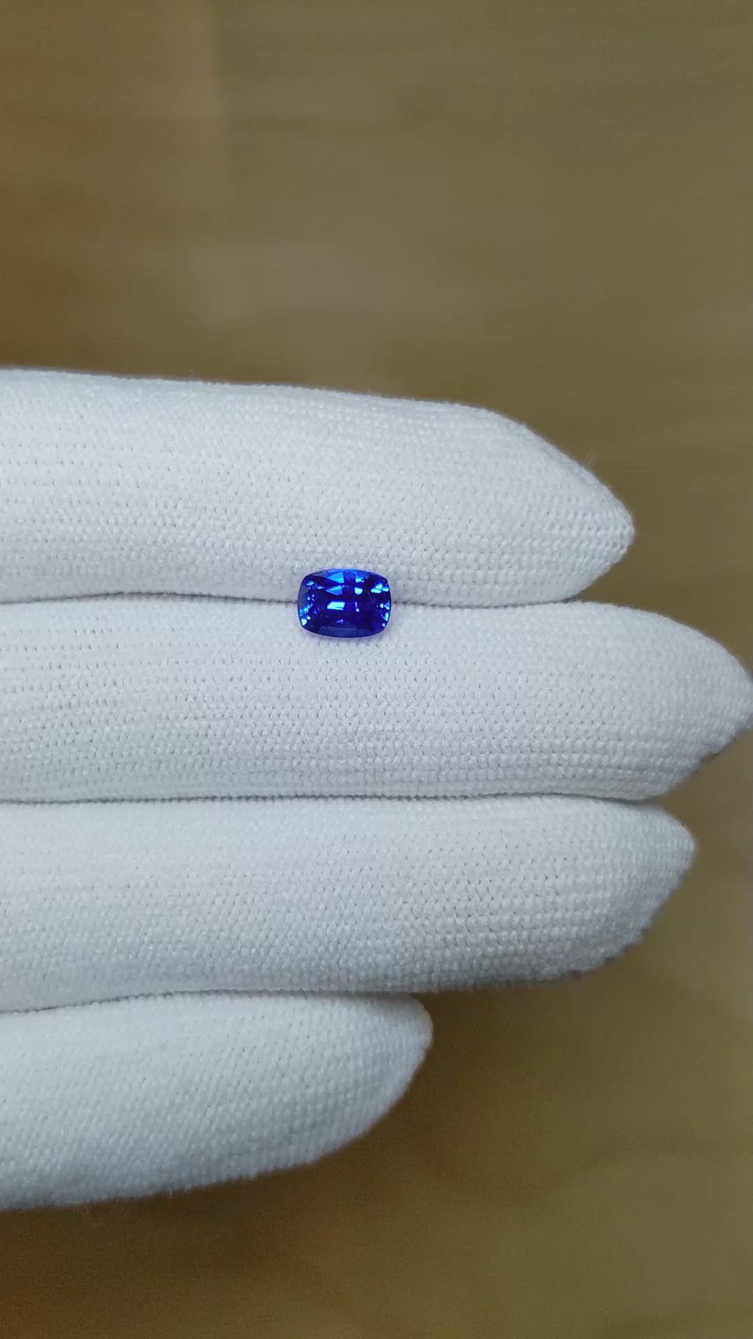 1.18 Ct. Blue Sapphire from Ceylon (Sri Lanka) Size Video