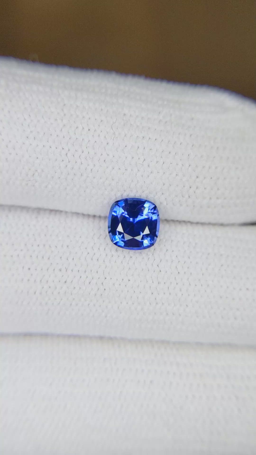 1.13 Ct. Blue Sapphire from Ceylon (Sri Lanka) Size Video