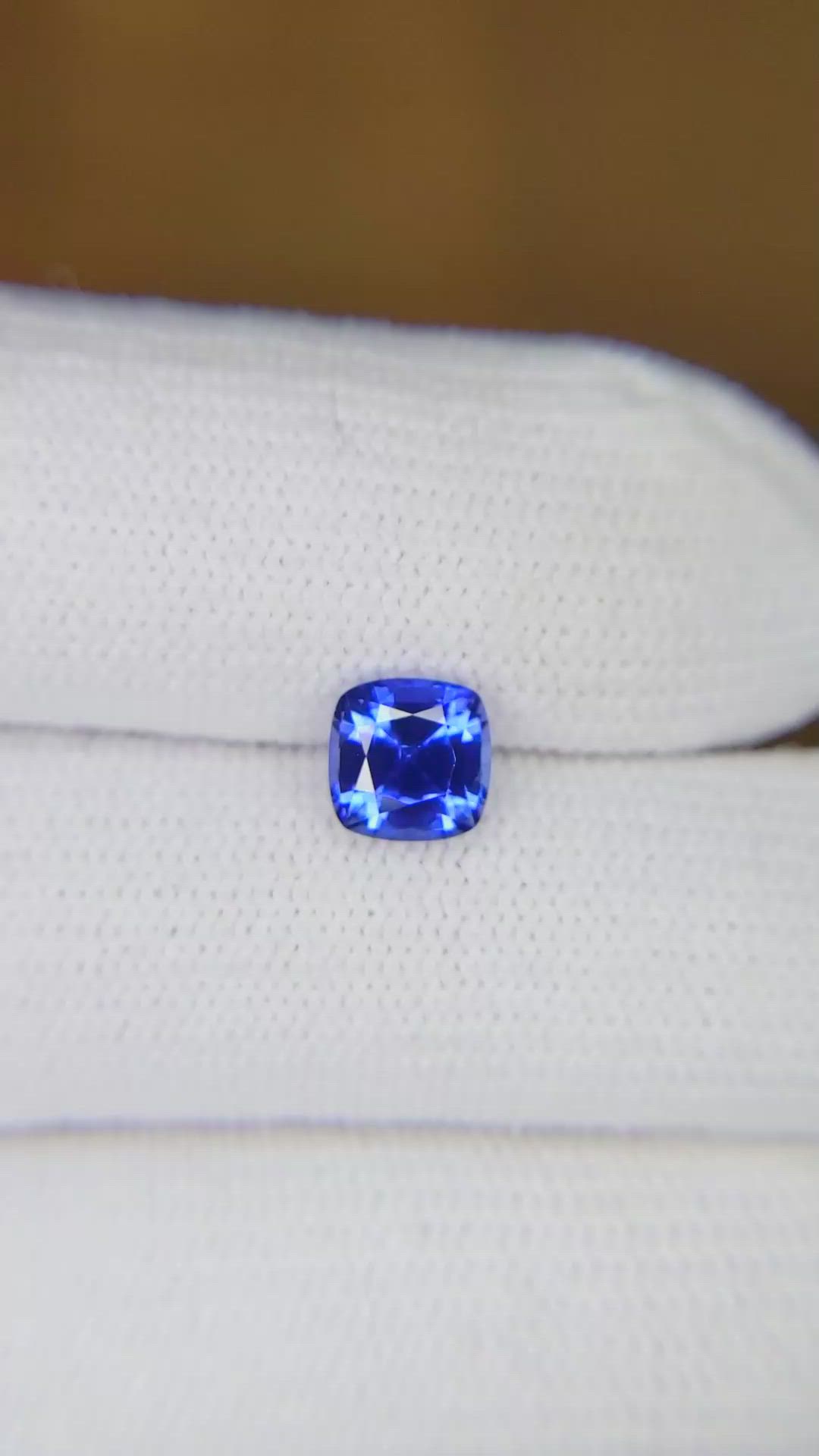 1.27 Ct. Blue Sapphire from Ceylon (Sri Lanka) Size Video