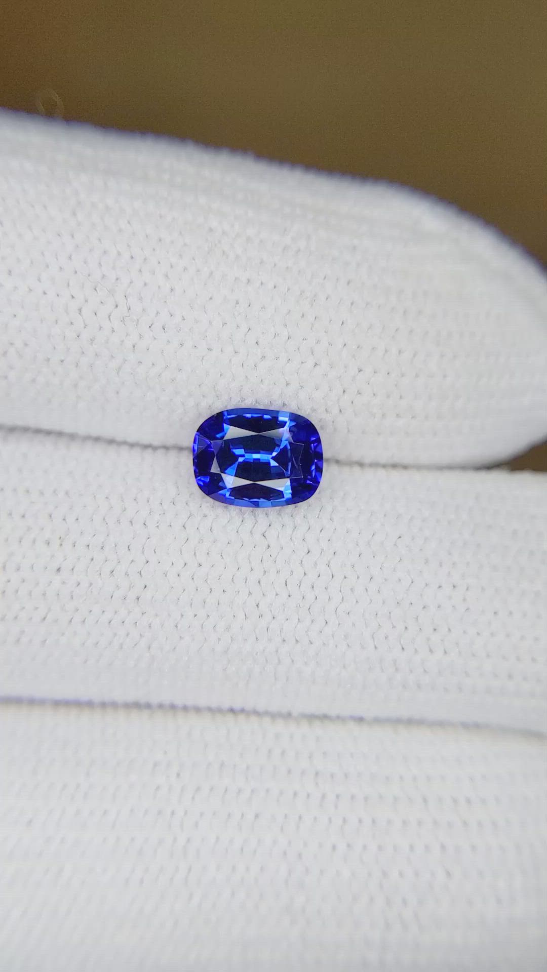 1.15 Ct. Blue Sapphire from Ceylon (Sri Lanka) Size Video
