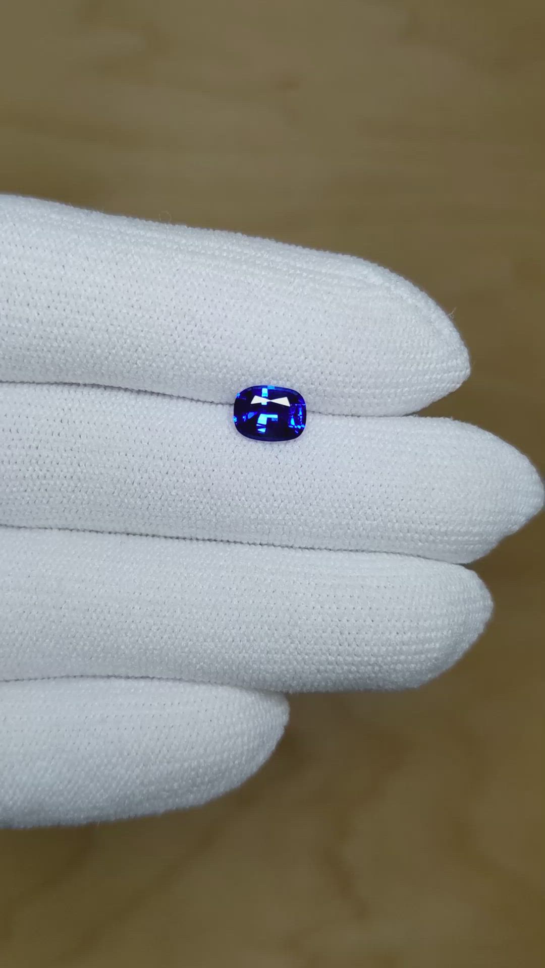 1.15 Ct. Blue Sapphire from Ceylon (Sri Lanka) Size Video