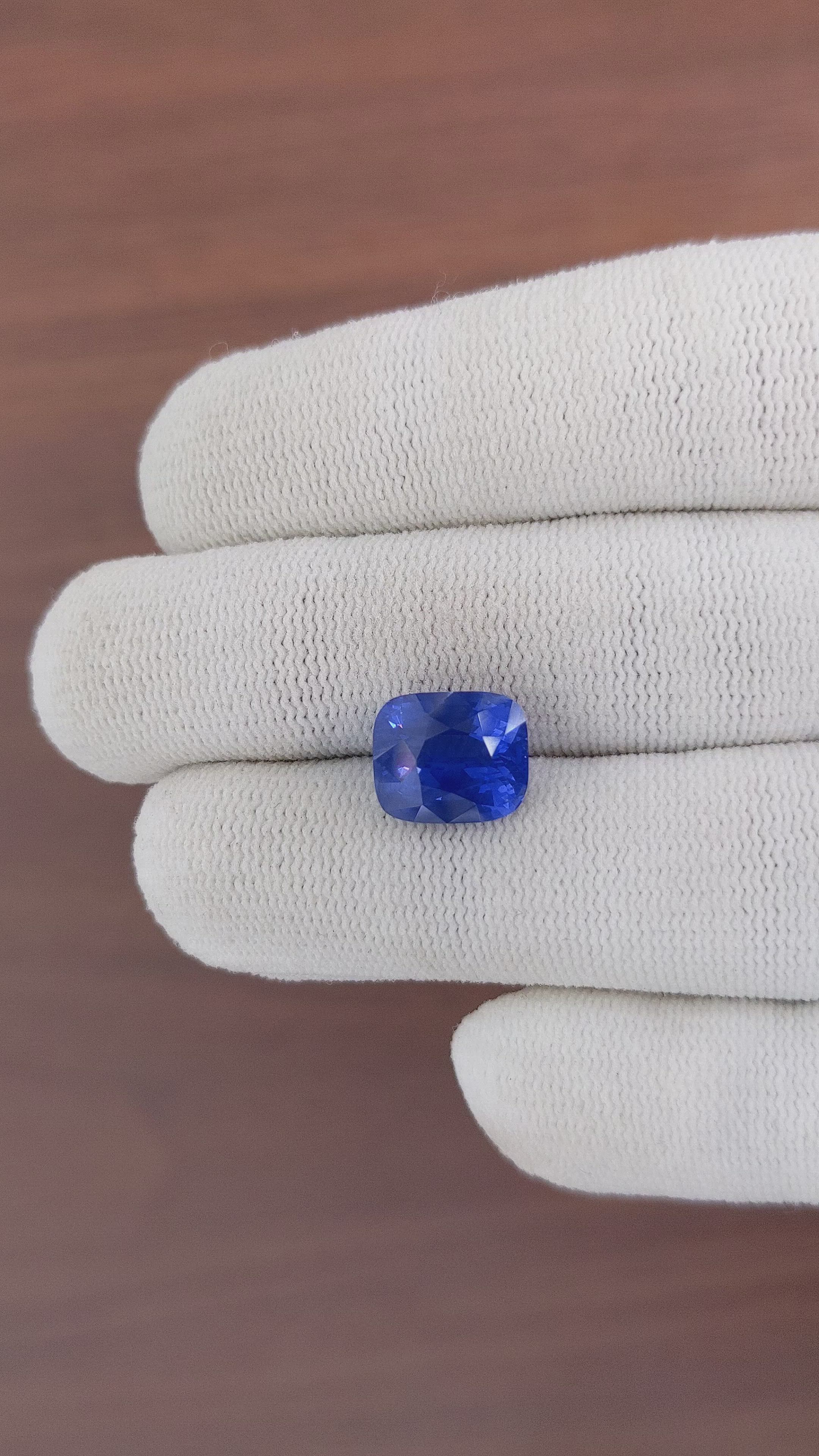 6.05 Ct. Blue Sapphire from Ceylon (Sri Lanka) Size Video