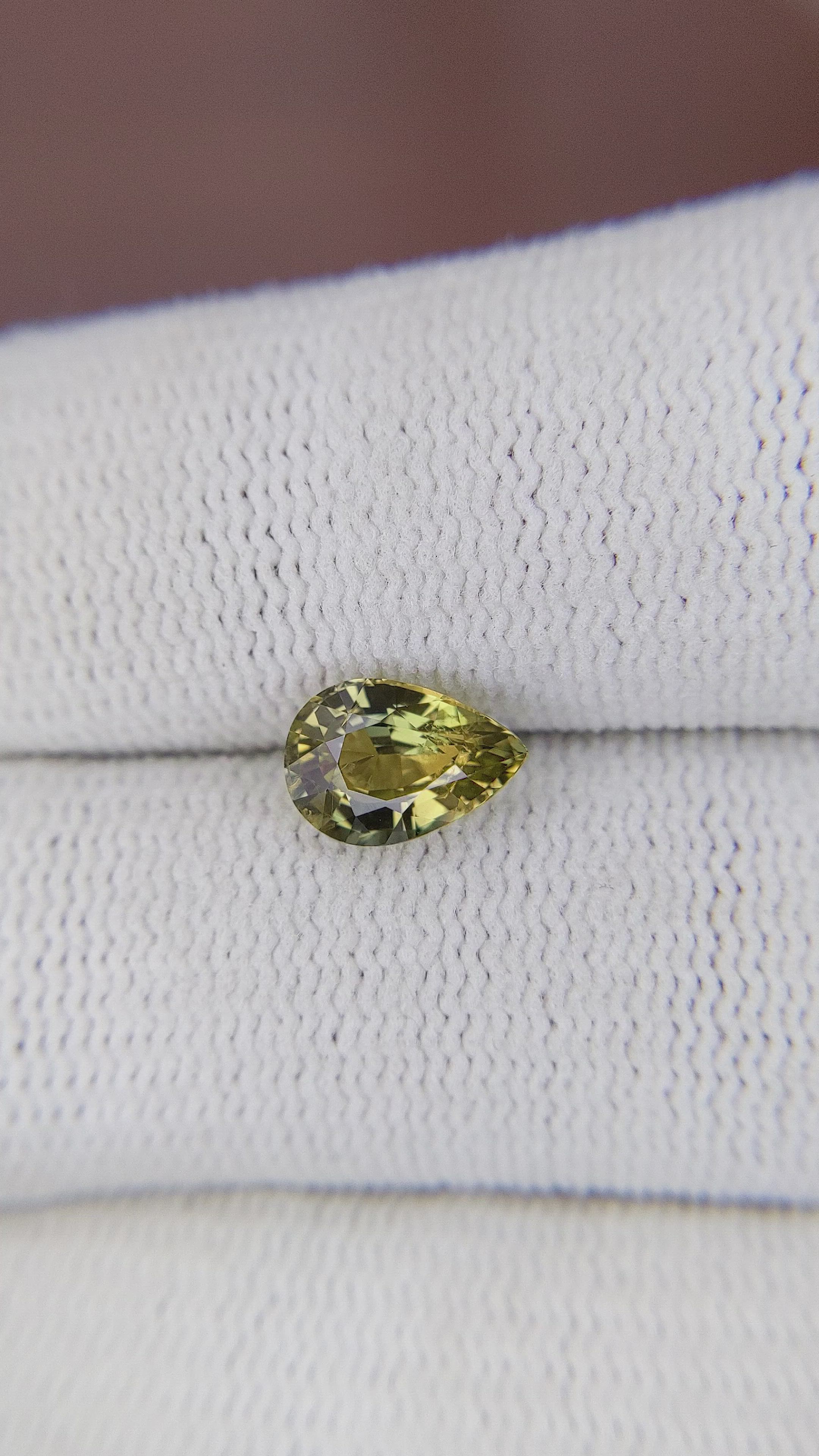 1.56 Ct. Yellowish Green Sapphire from Ceylon (Sri Lanka) Size Video