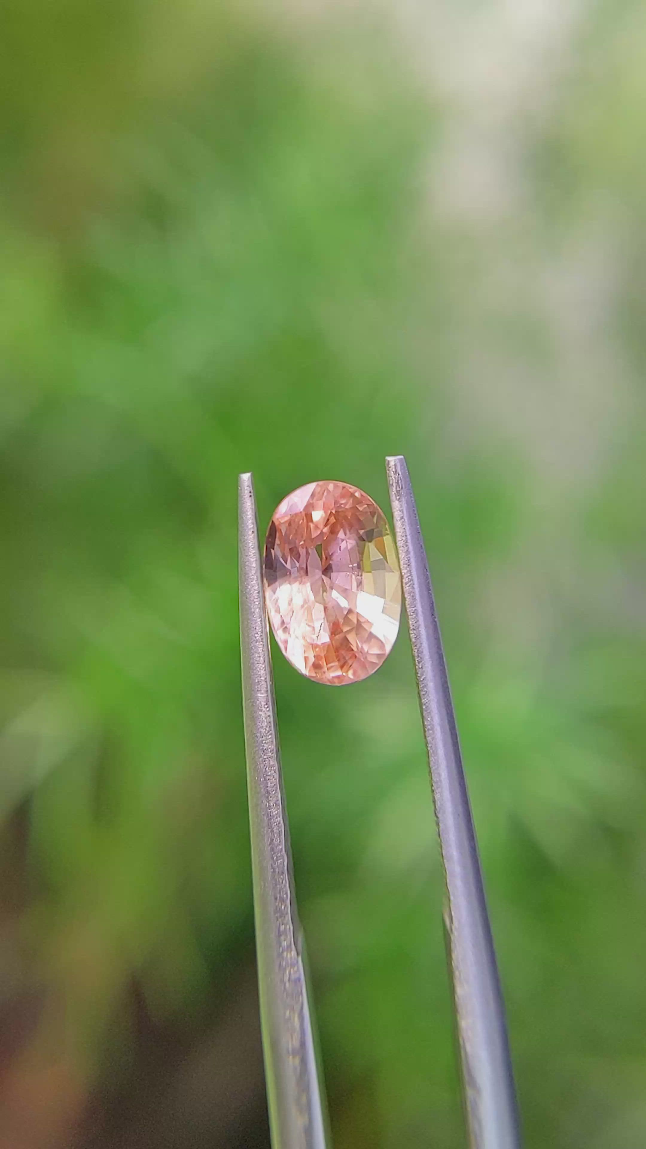 1.51 Ct. Padparadscha Sapphire from Ceylon (Sri Lanka) Size Video