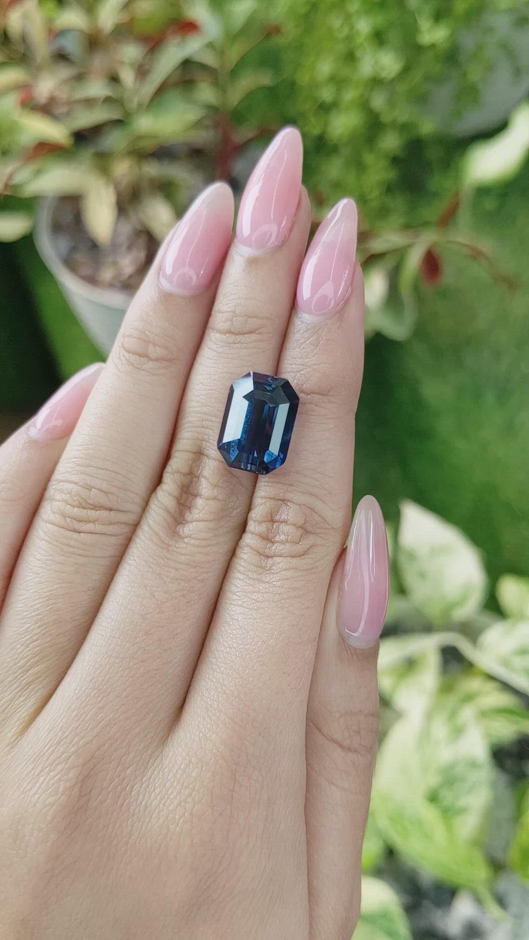 15.09 Ct. Blue Sapphire from Ceylon (Sri Lanka) Size Video