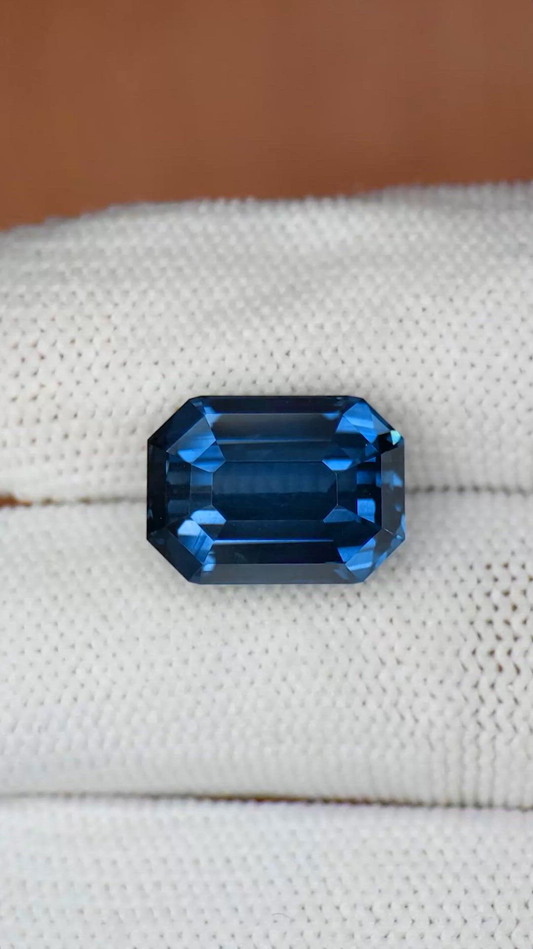 15.09 Ct. Blue Sapphire from Ceylon (Sri Lanka) Size Video