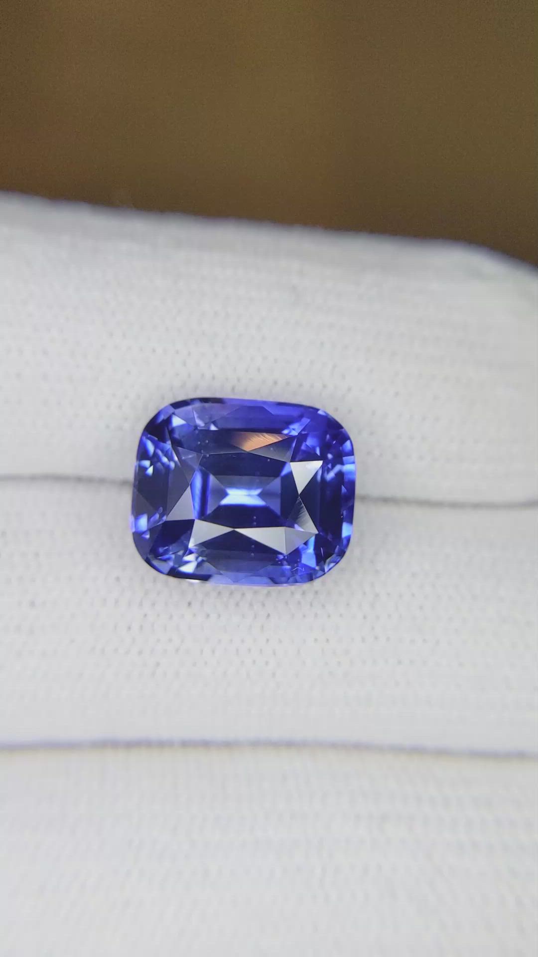10.17 Ct. Blue Sapphire from Ceylon (Sri Lanka) Size Video