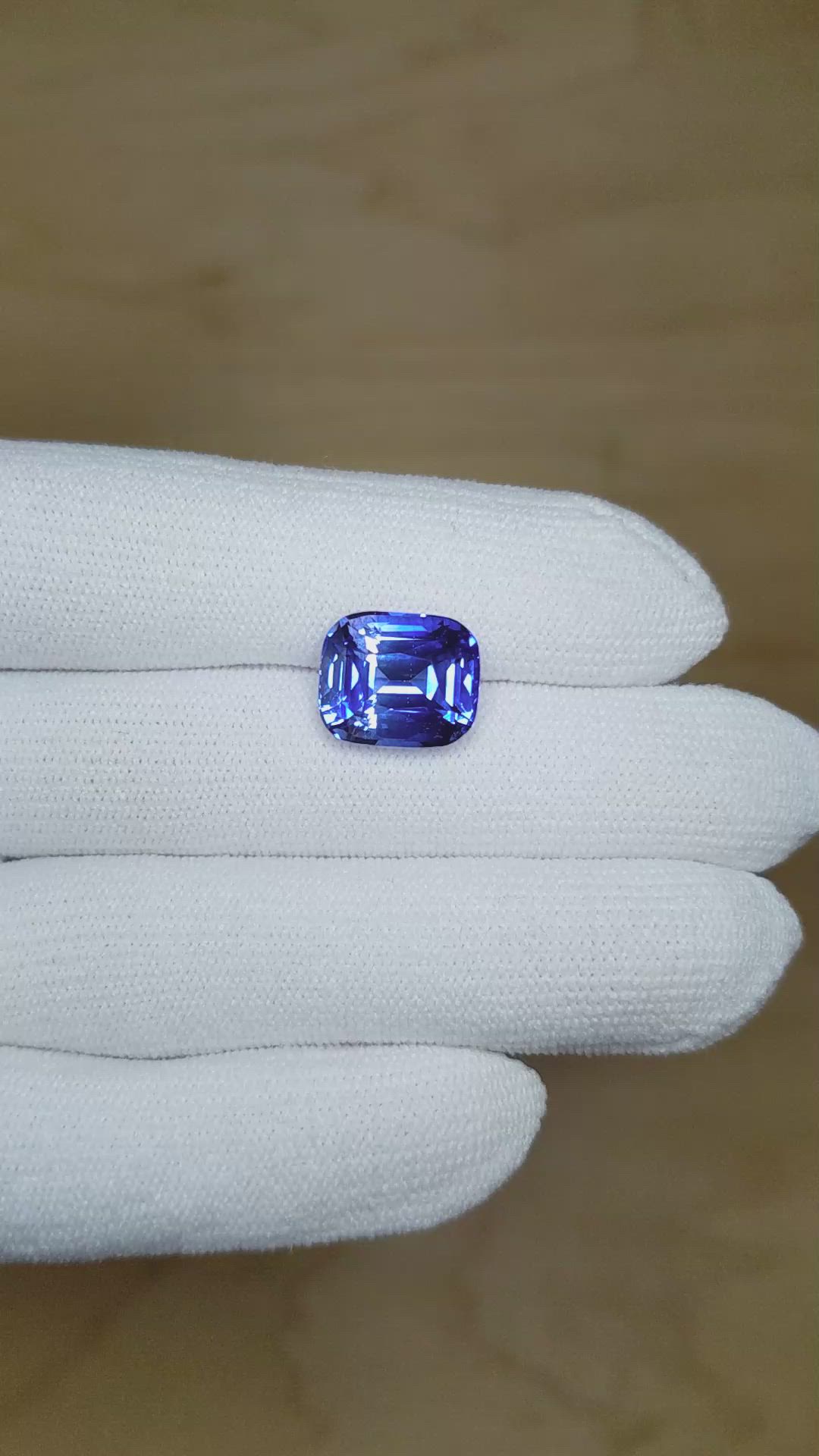 10.17 Ct. Blue Sapphire from Ceylon (Sri Lanka) Size Video