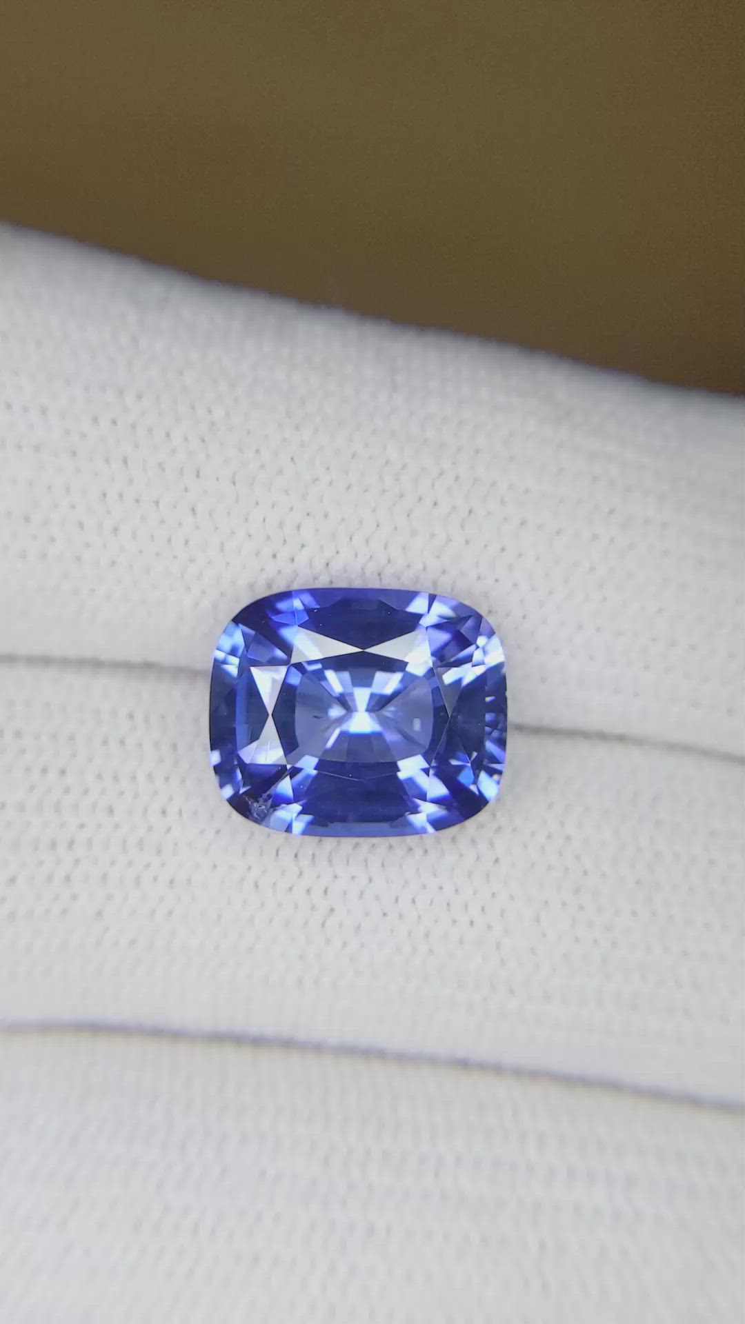6.06 Ct. Blue Sapphire from Ceylon (Sri Lanka) Size Video