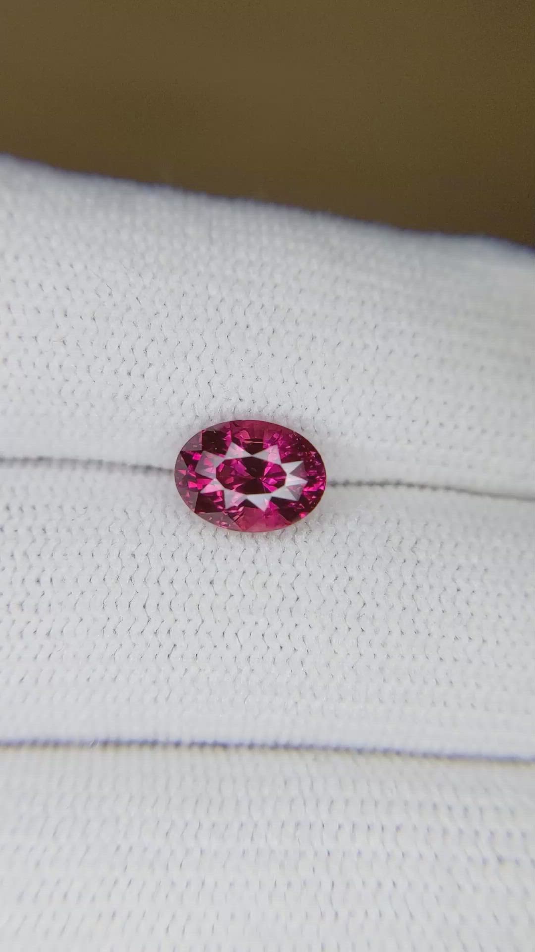 2.04 Ct. Reddish Pink Sapphire from Ceylon (Sri Lanka) Size Video
