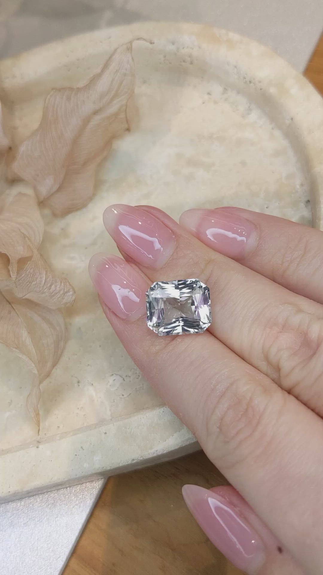 8.60 Ct. White Sapphire from Ceylon (Sri Lanka) Size Video