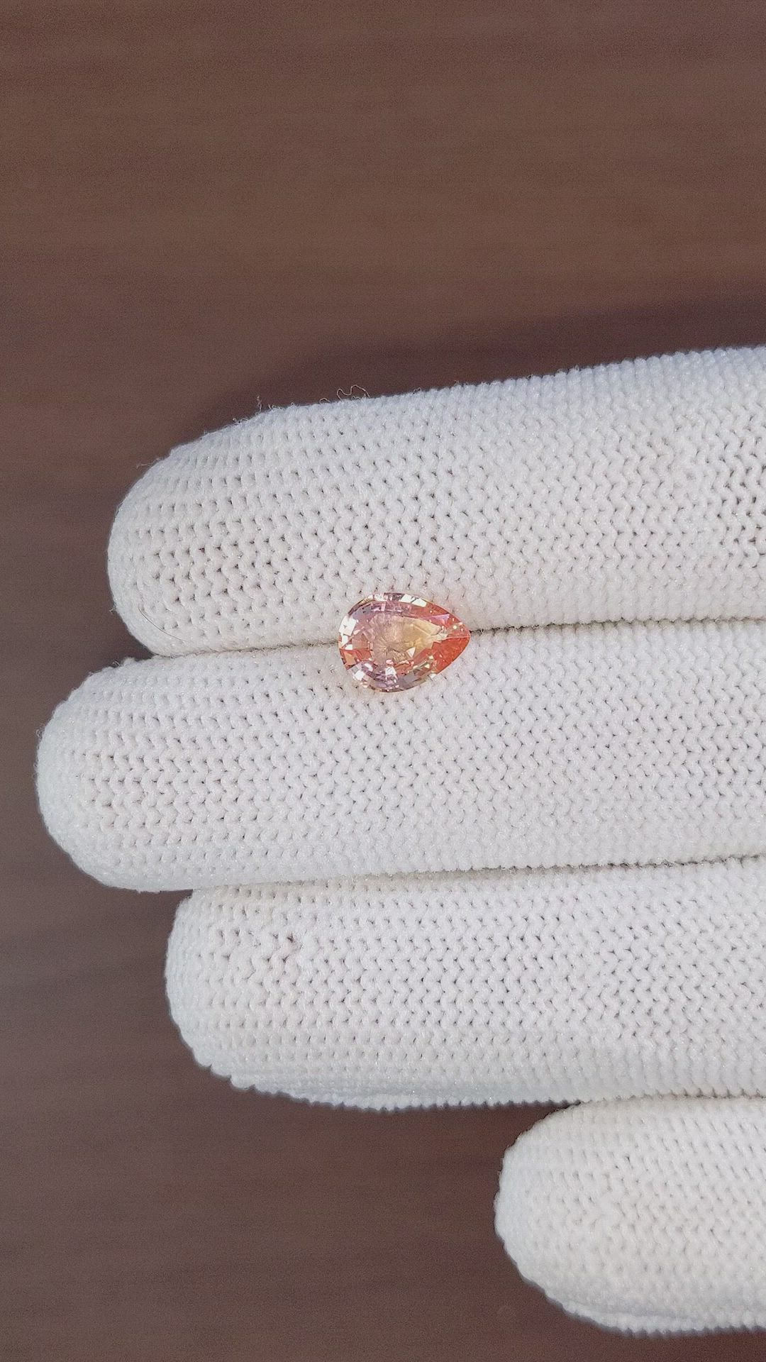 1.51 Ct. Padparadscha Sapphire from Ceylon (Sri Lanka) Size Video