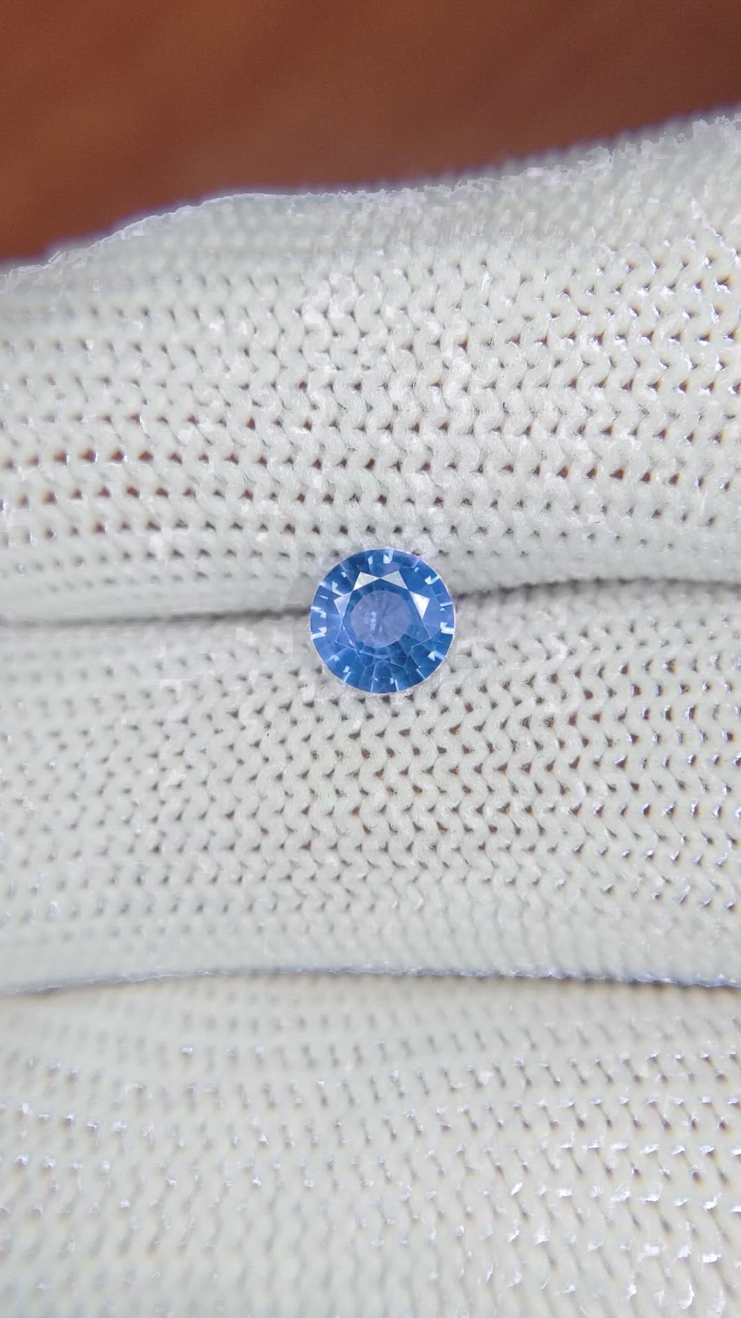 0.75 Ct. Blue Sapphire from Ceylon (Sri Lanka) Size Video