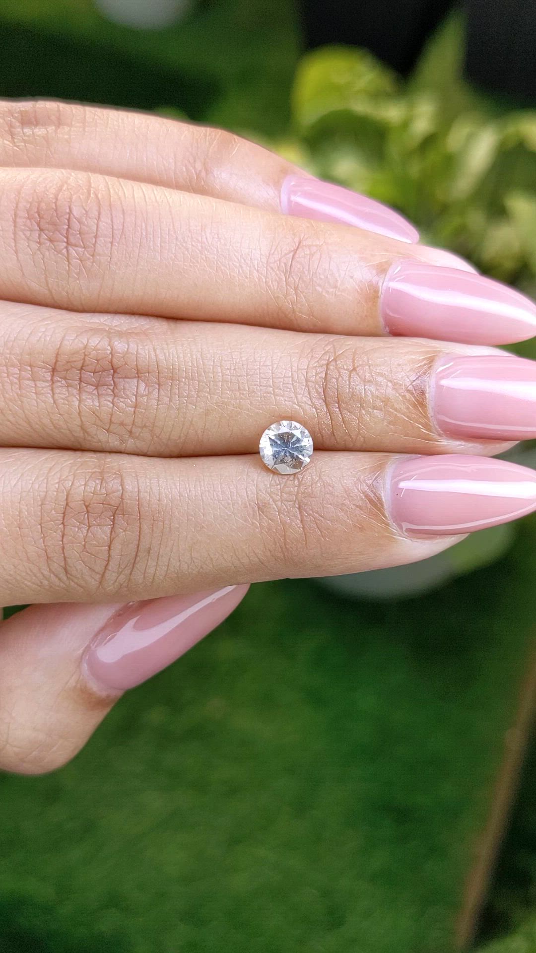 1.00 Ct. White Sapphire from Ceylon (Sri Lanka) Size Video