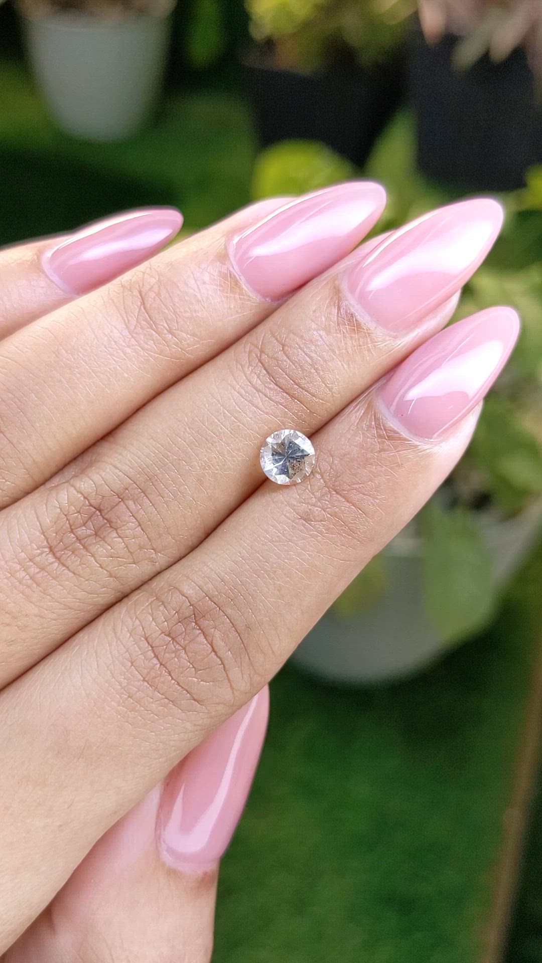 1.00 Ct. White Sapphire from Ceylon (Sri Lanka) Size Video