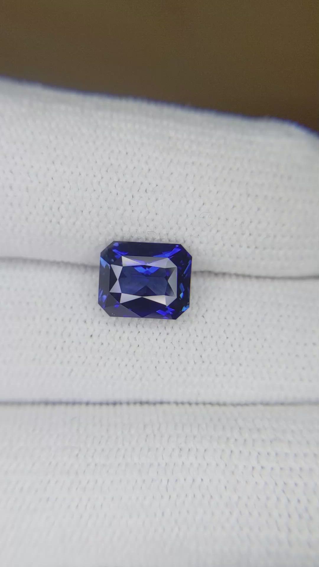 3.10 Ct. Blue Sapphire from Ceylon (Sri Lanka) Size Video