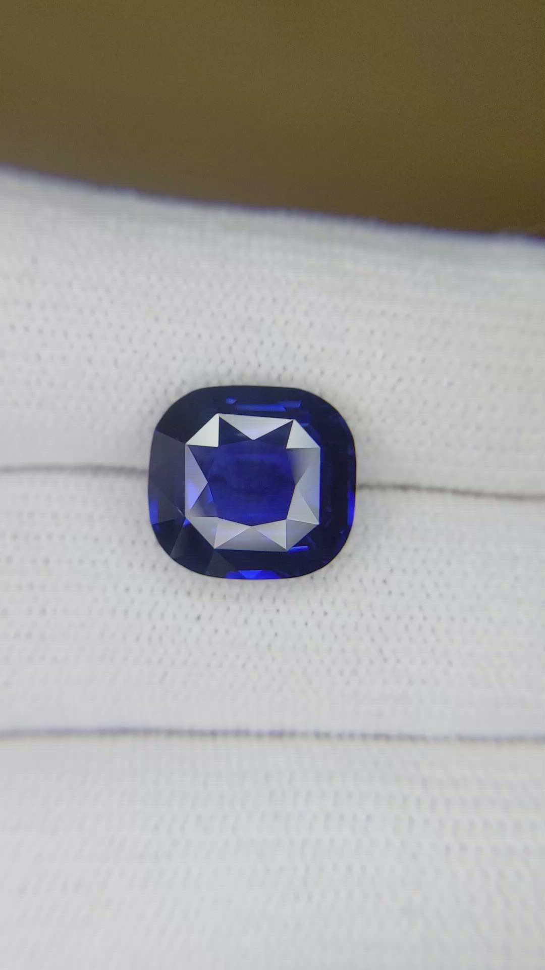 7.51 Ct. Blue Sapphire from Ceylon (Sri Lanka) Size Video