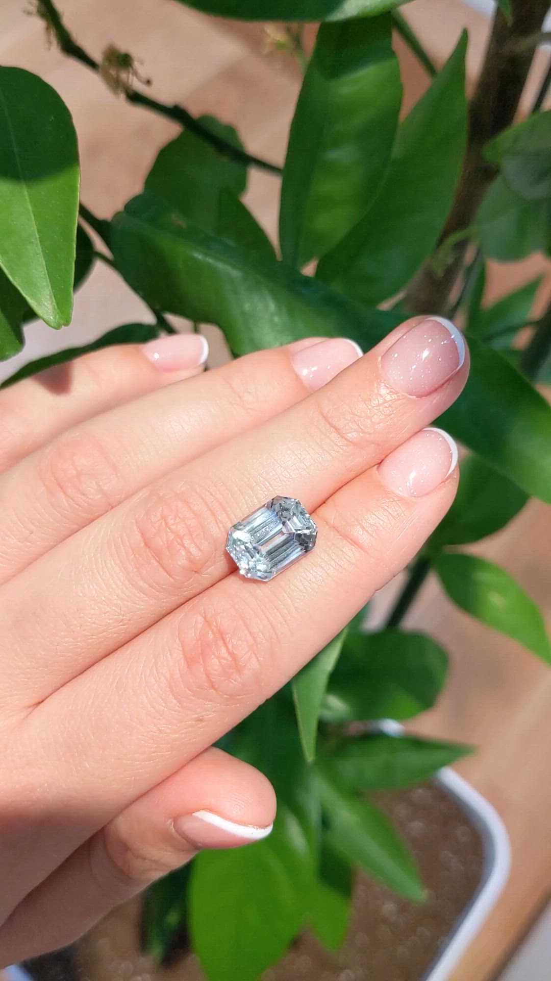 10.05 Ct. White Sapphire from Ceylon (Sri Lanka) Size Video